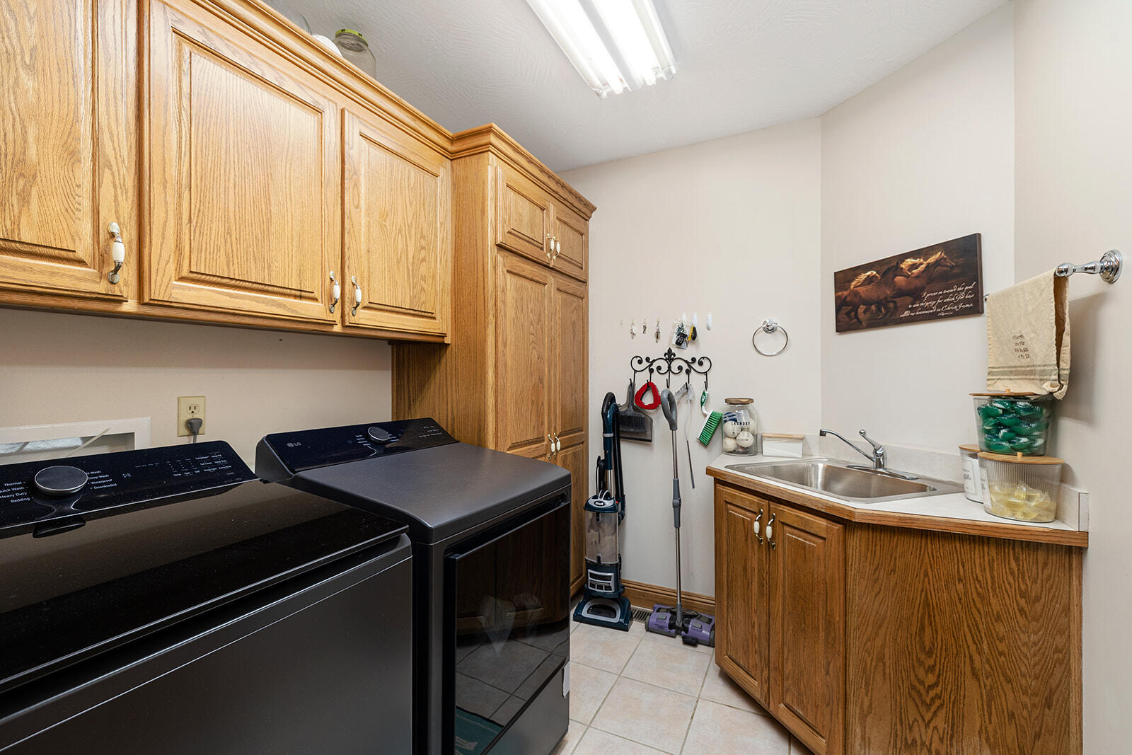 11755 North Farm Road 177 Property Photo 26