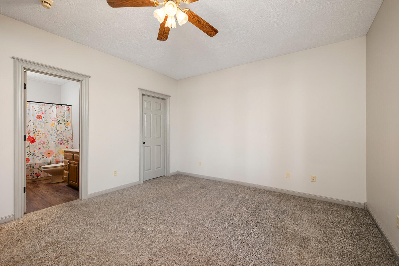 11755 North Farm Road 177 Property Photo 52