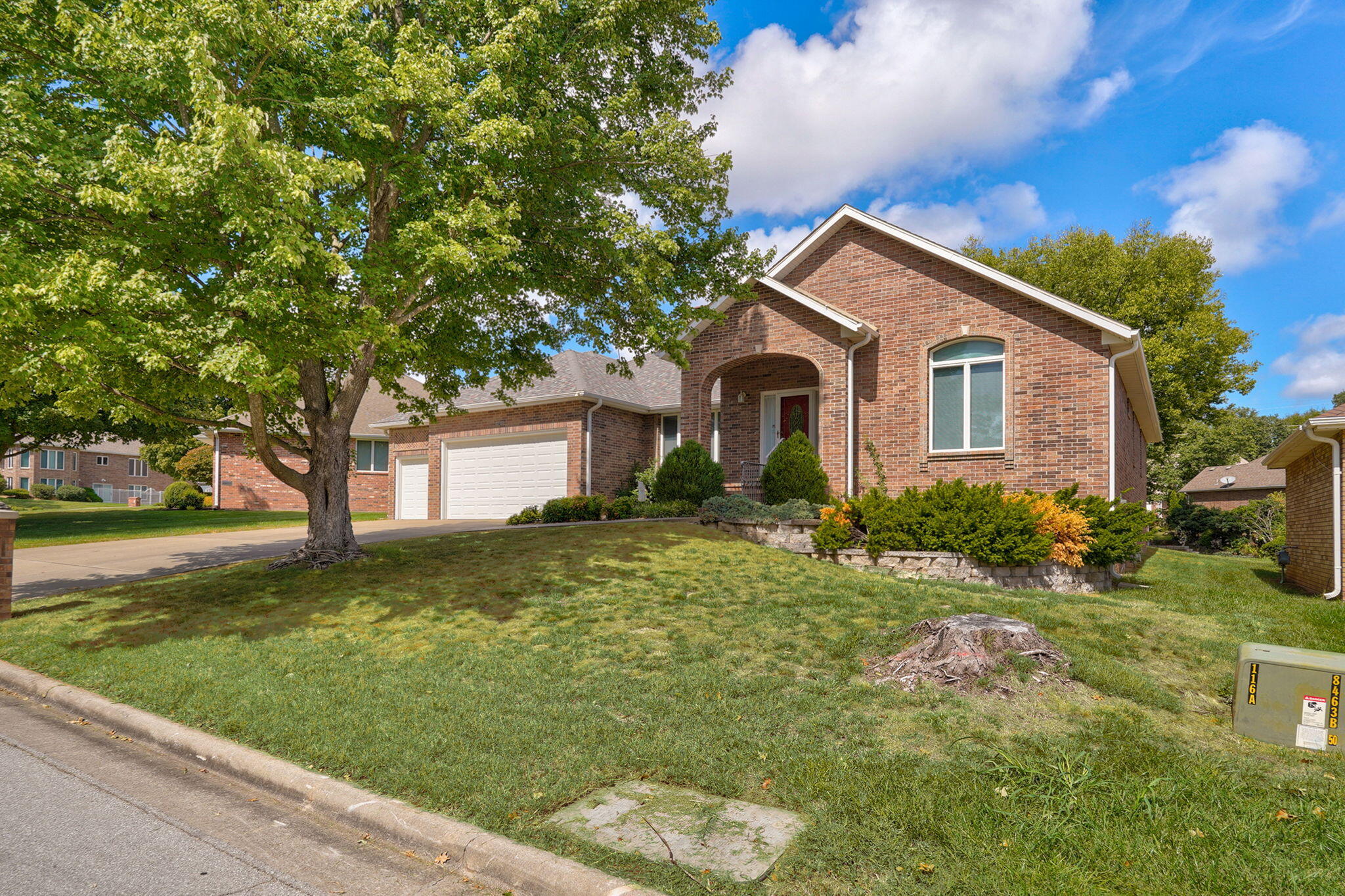 2705 East Shady Glen Drive Property Photo 1