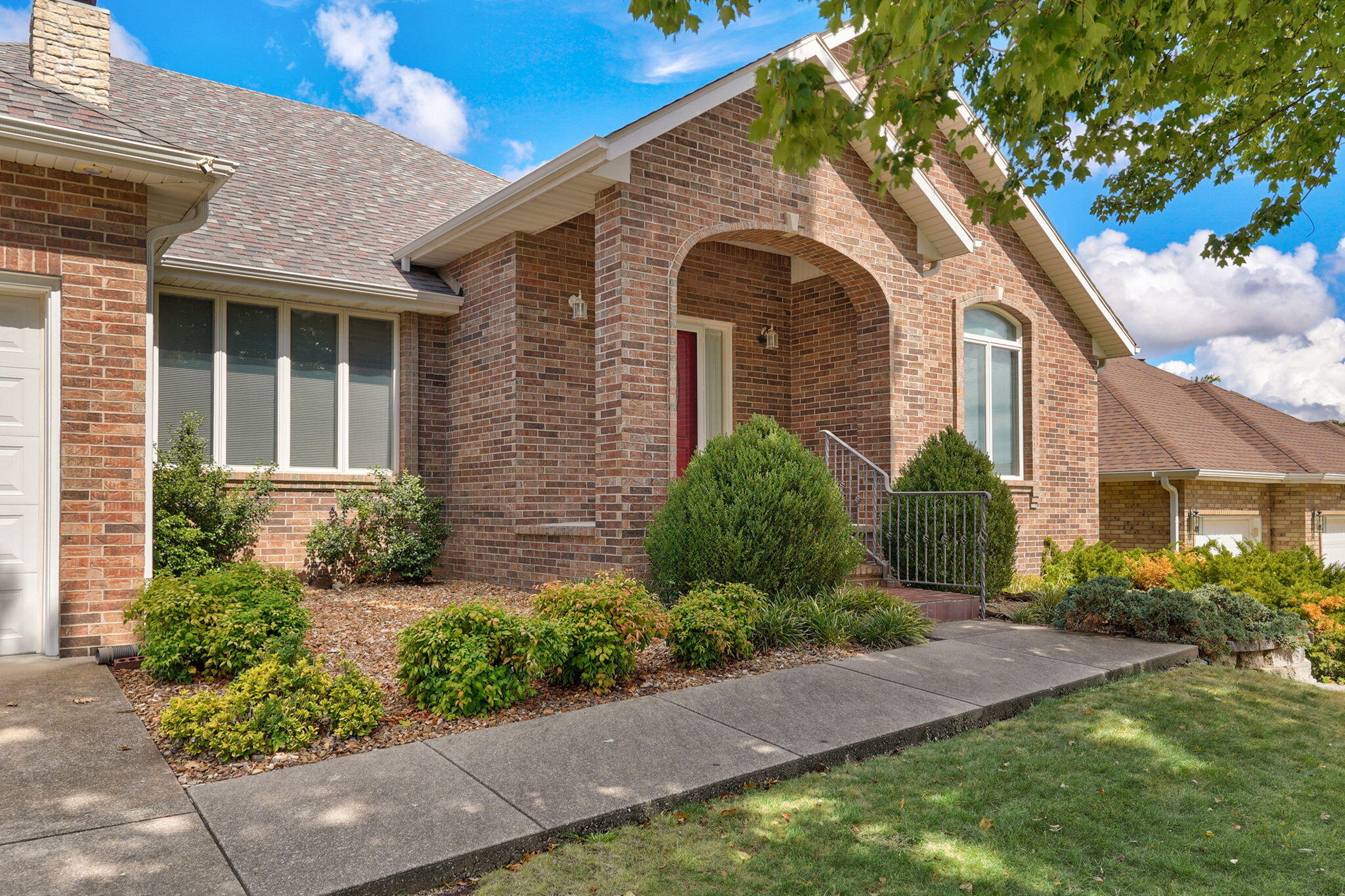2705 East Shady Glen Drive Property Photo 4