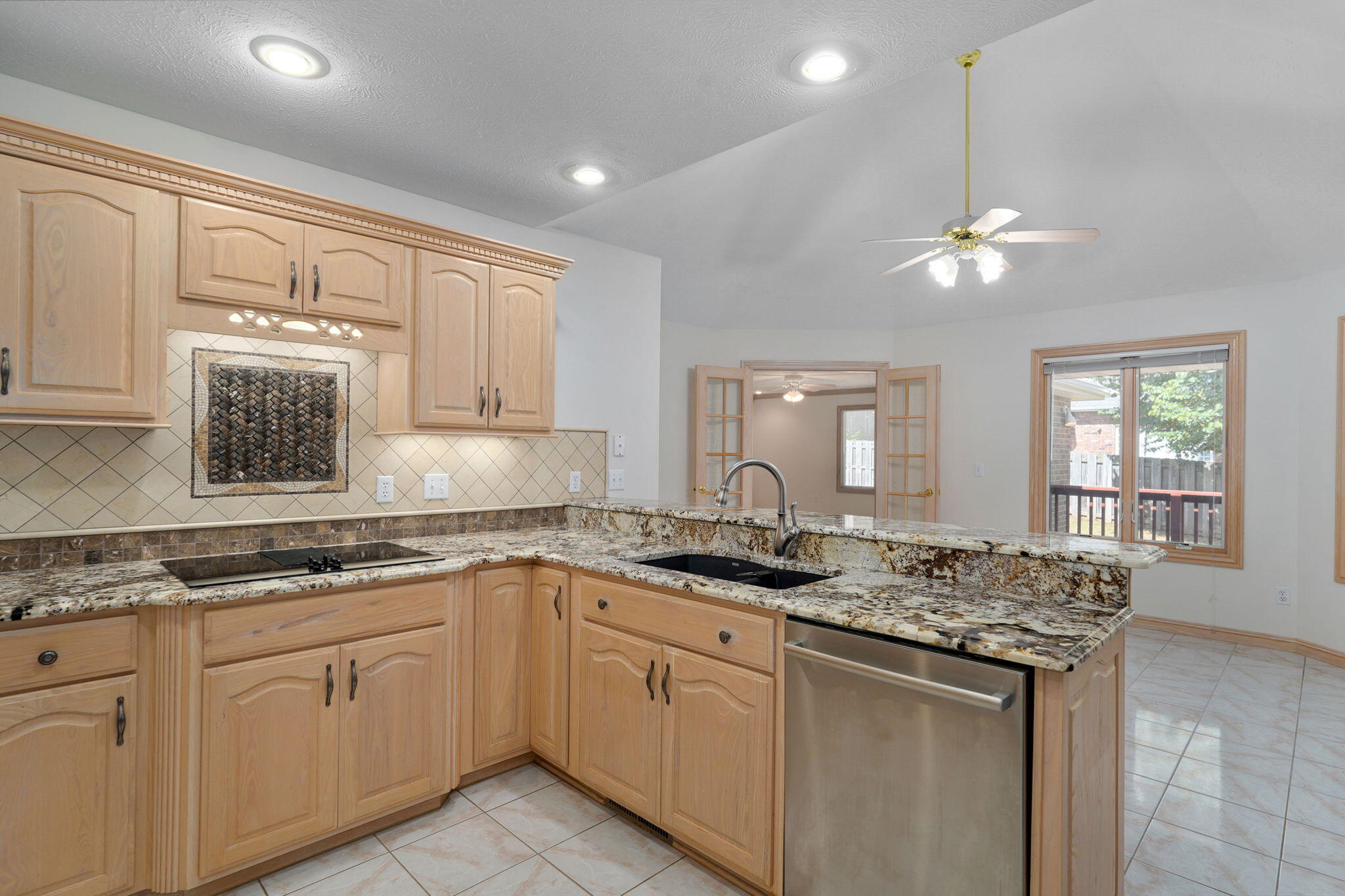 2705 East Shady Glen Drive Property Photo 13