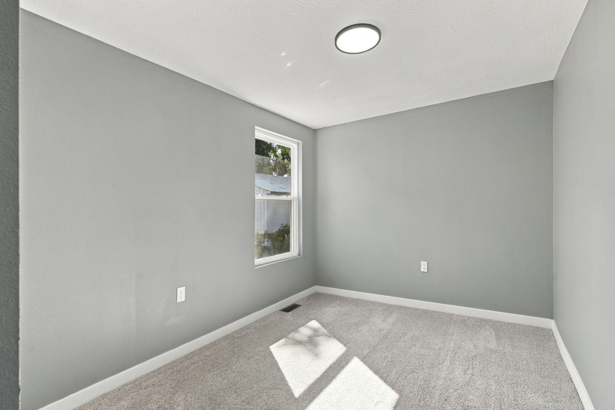 108 West Pleasant Street Property Photo 18