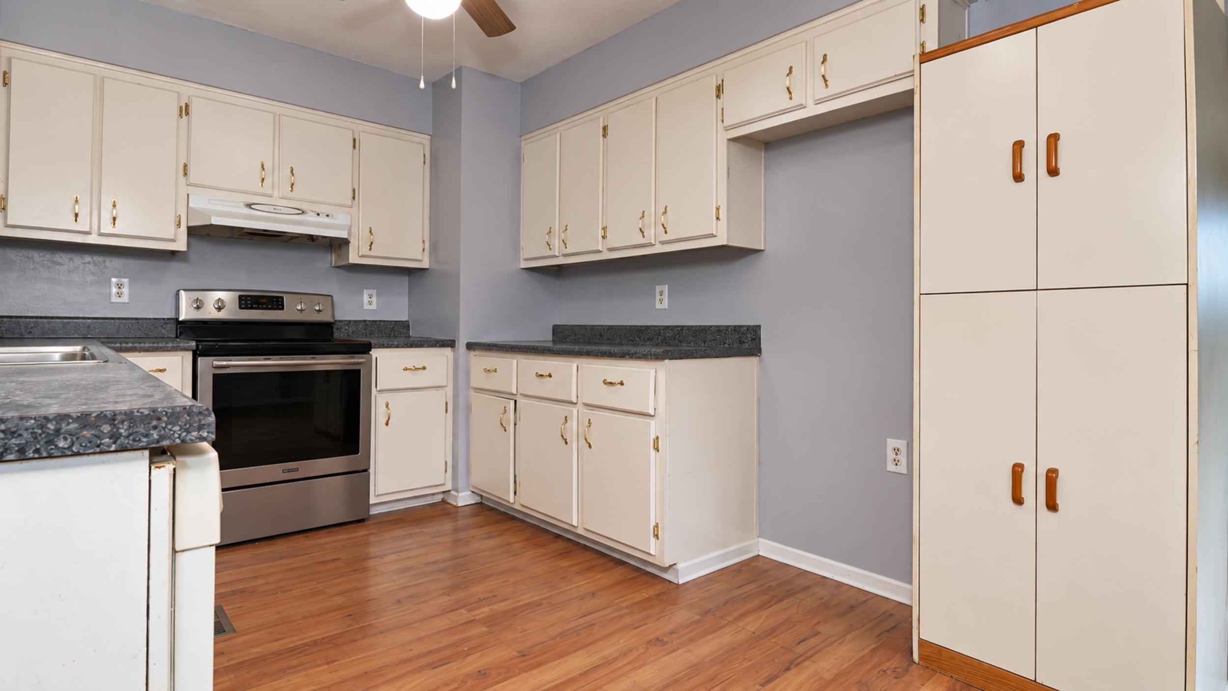 402 East Clouse Street Property Photo 15
