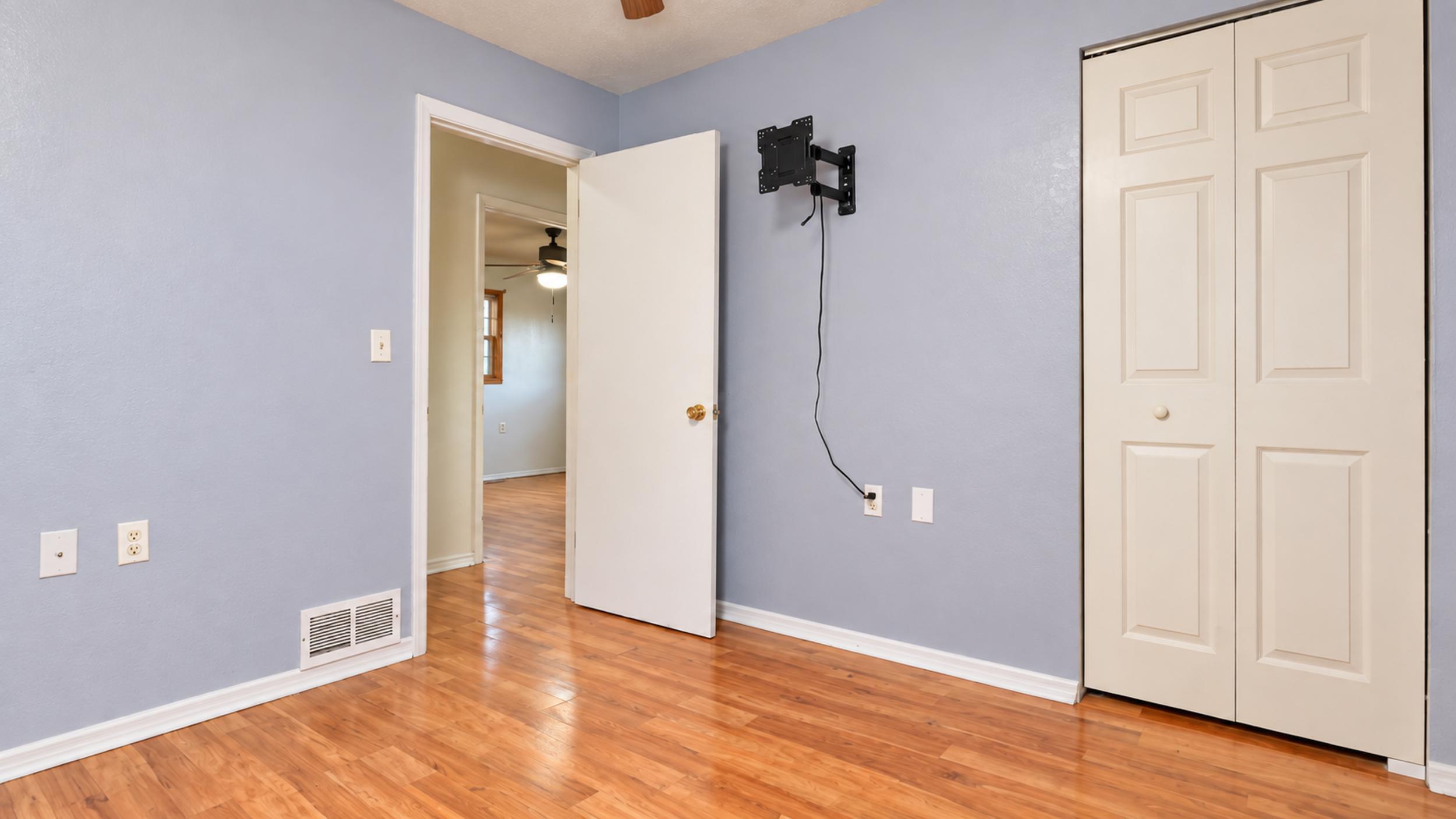 402 East Clouse Street Property Photo 17