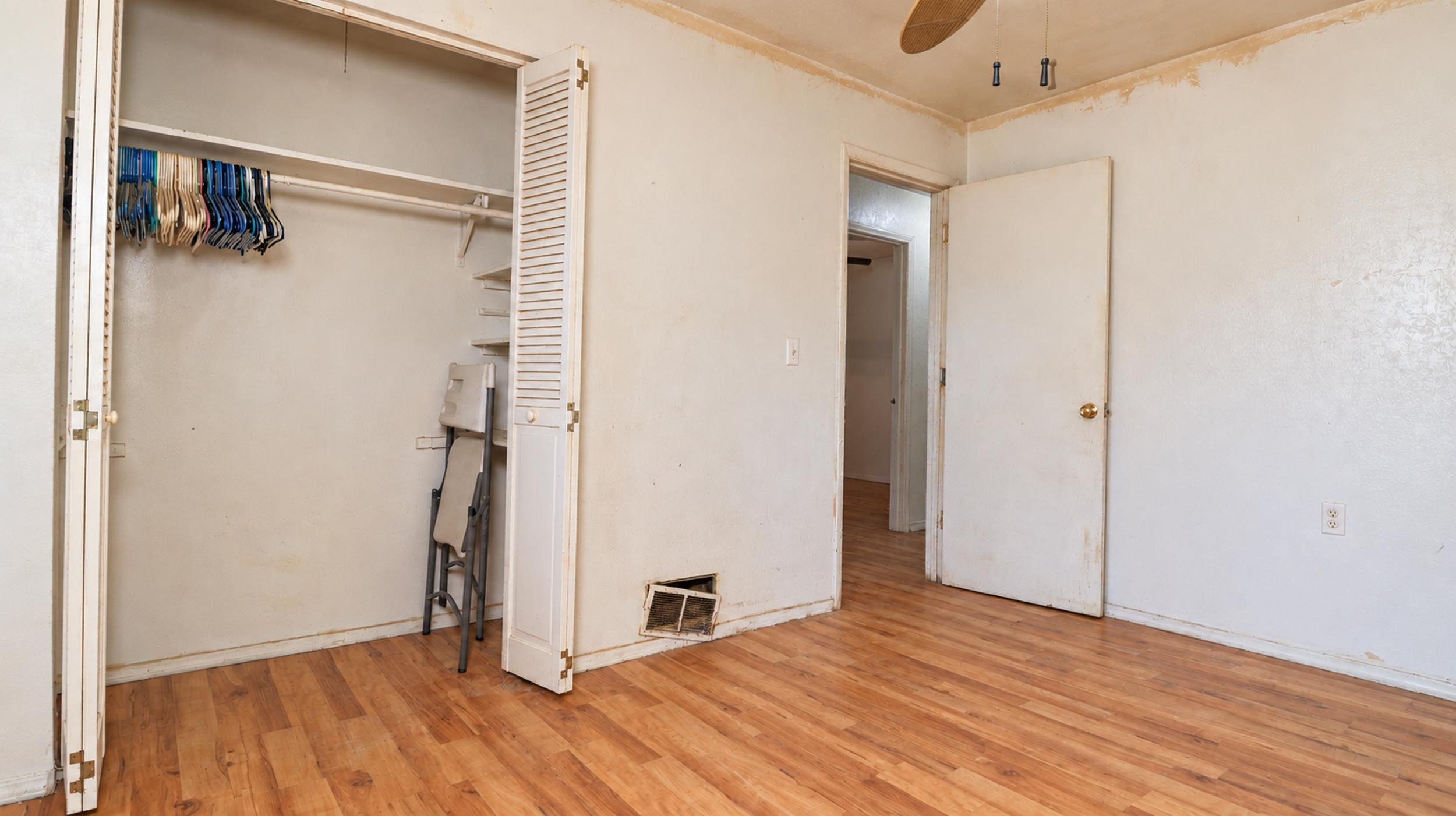 402 East Clouse Street Property Photo 21