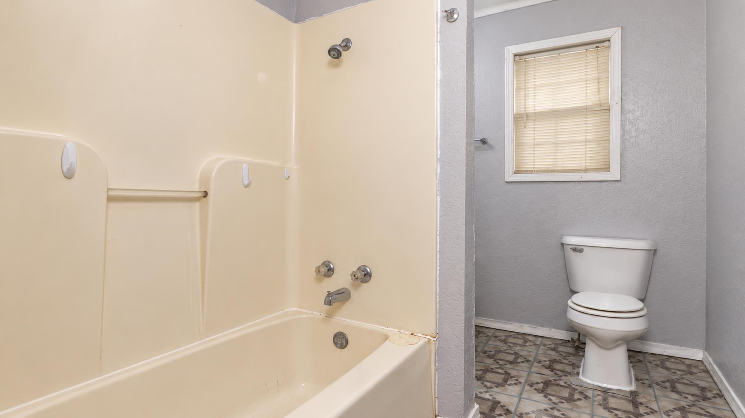 402 East Clouse Street Property Photo 22