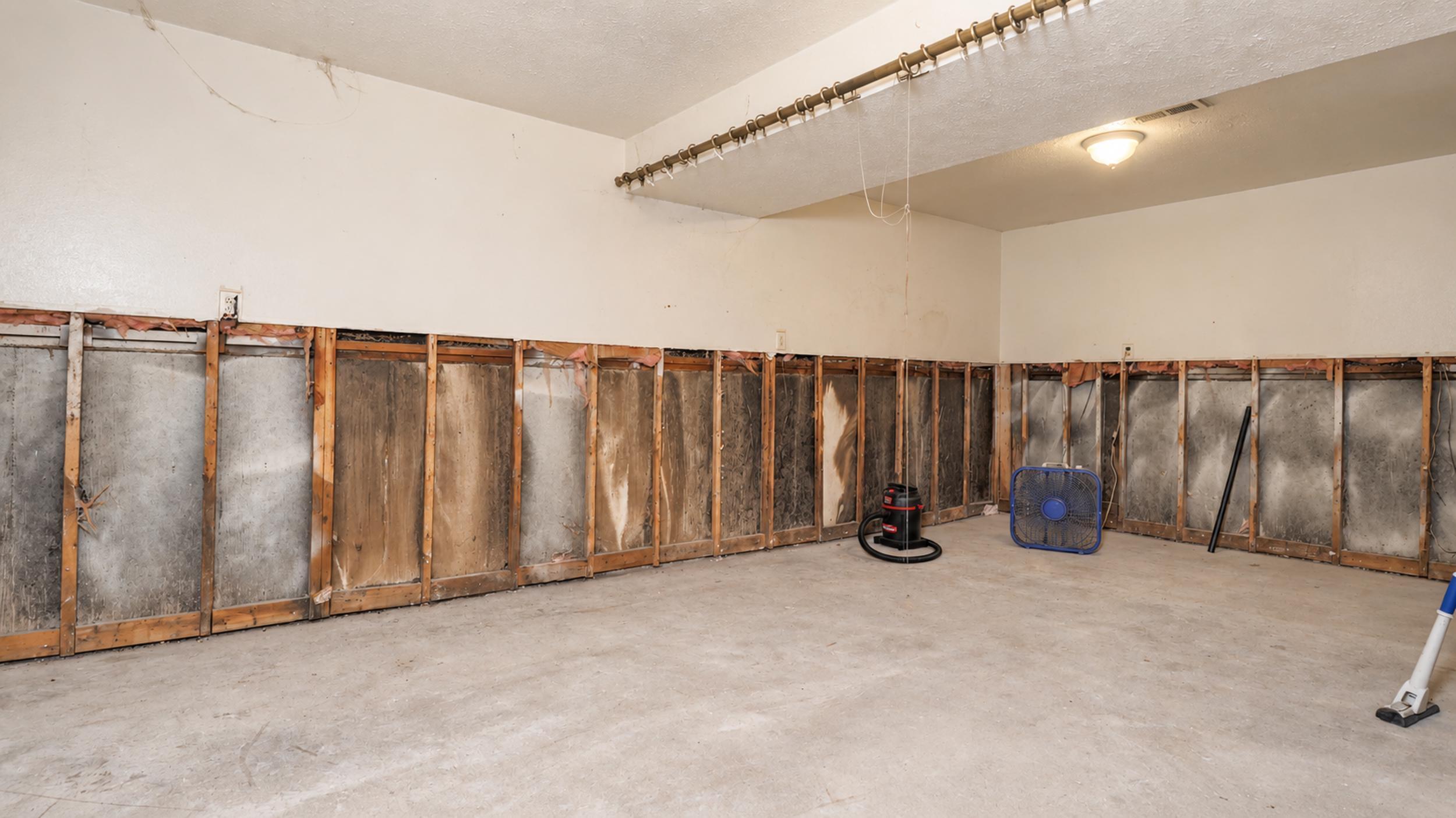 402 East Clouse Street Property Photo 23