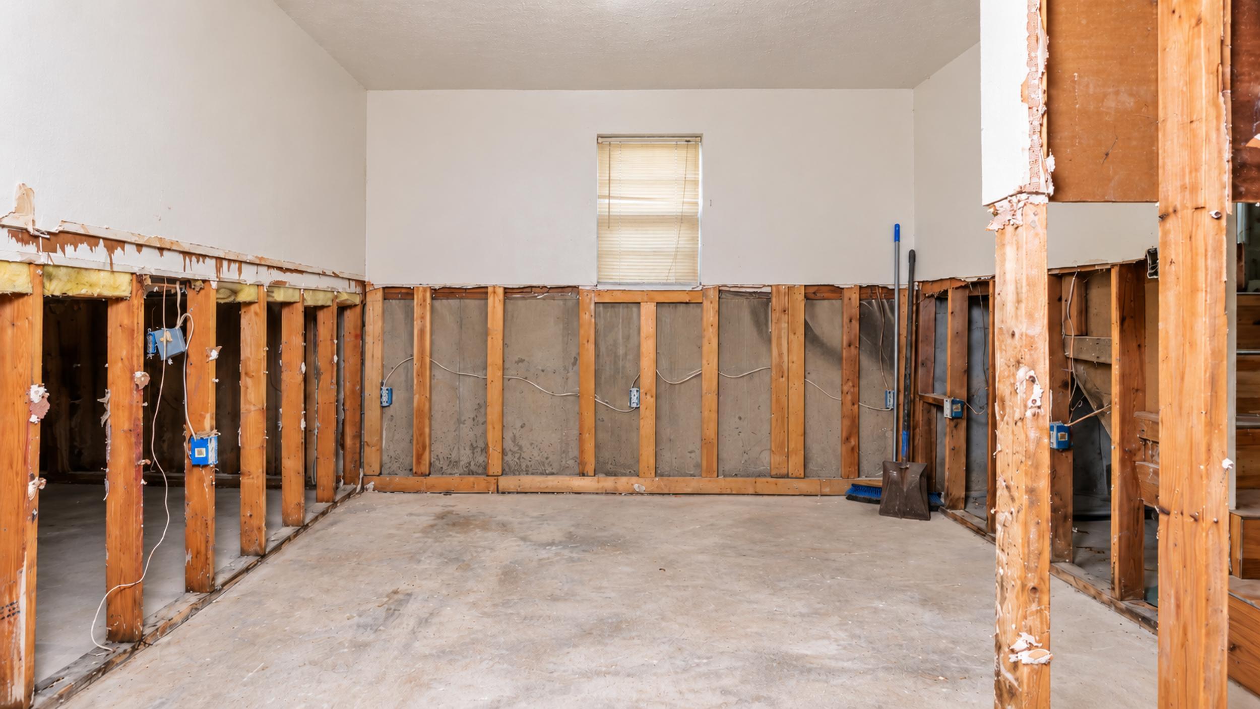 402 East Clouse Street Property Photo 26