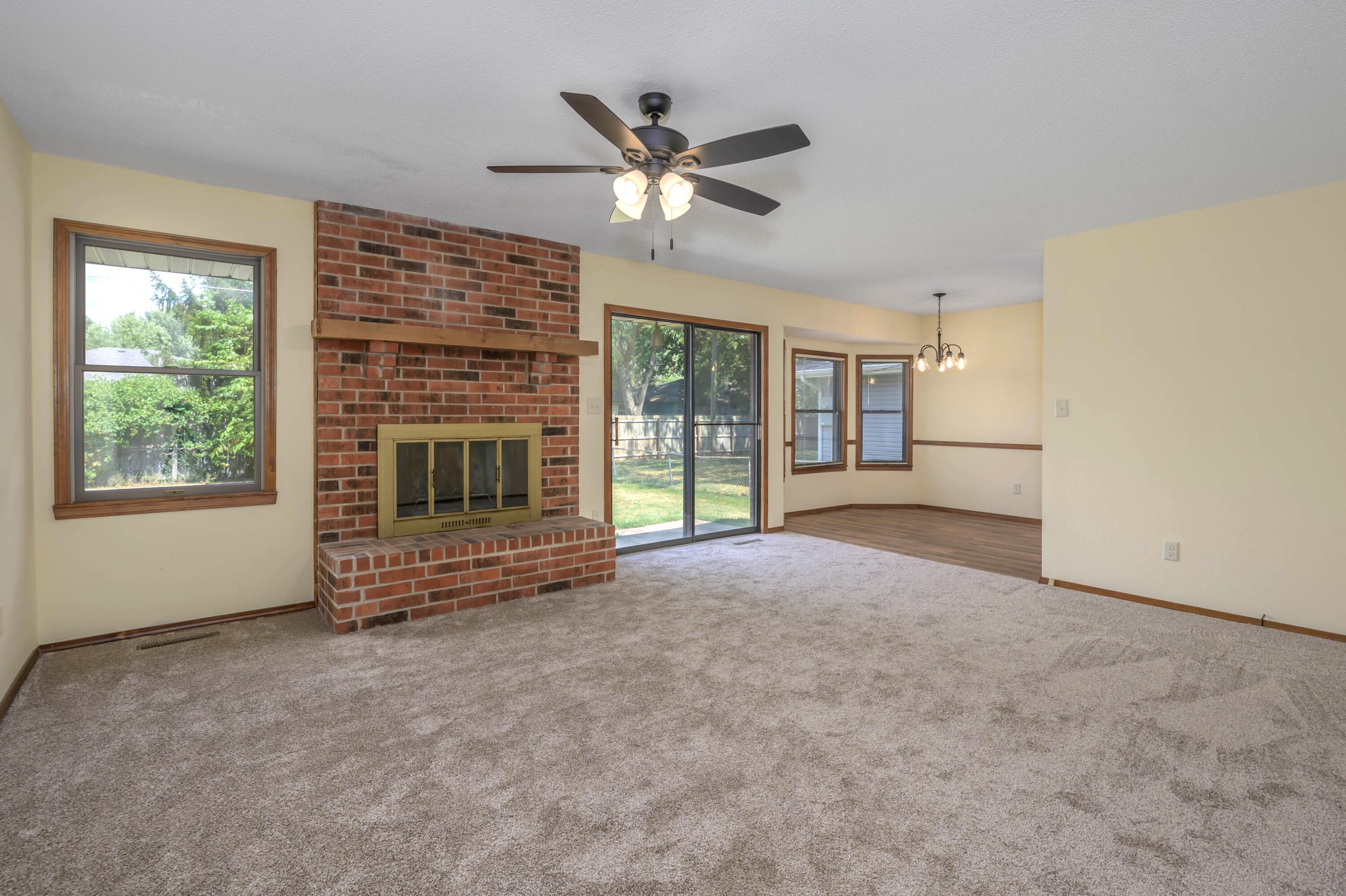1141 East Cambridge Street Property Photo 7