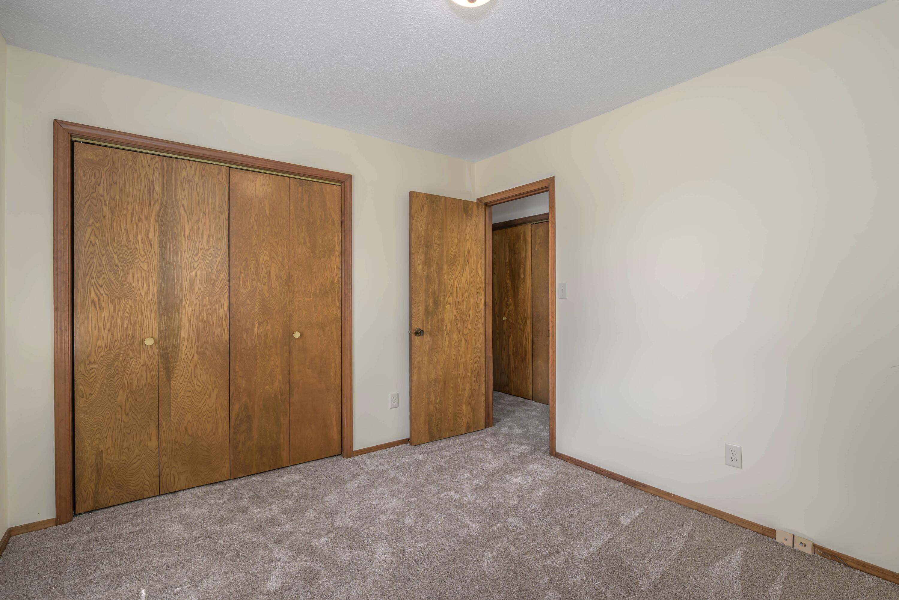 1141 East Cambridge Street Property Photo 24