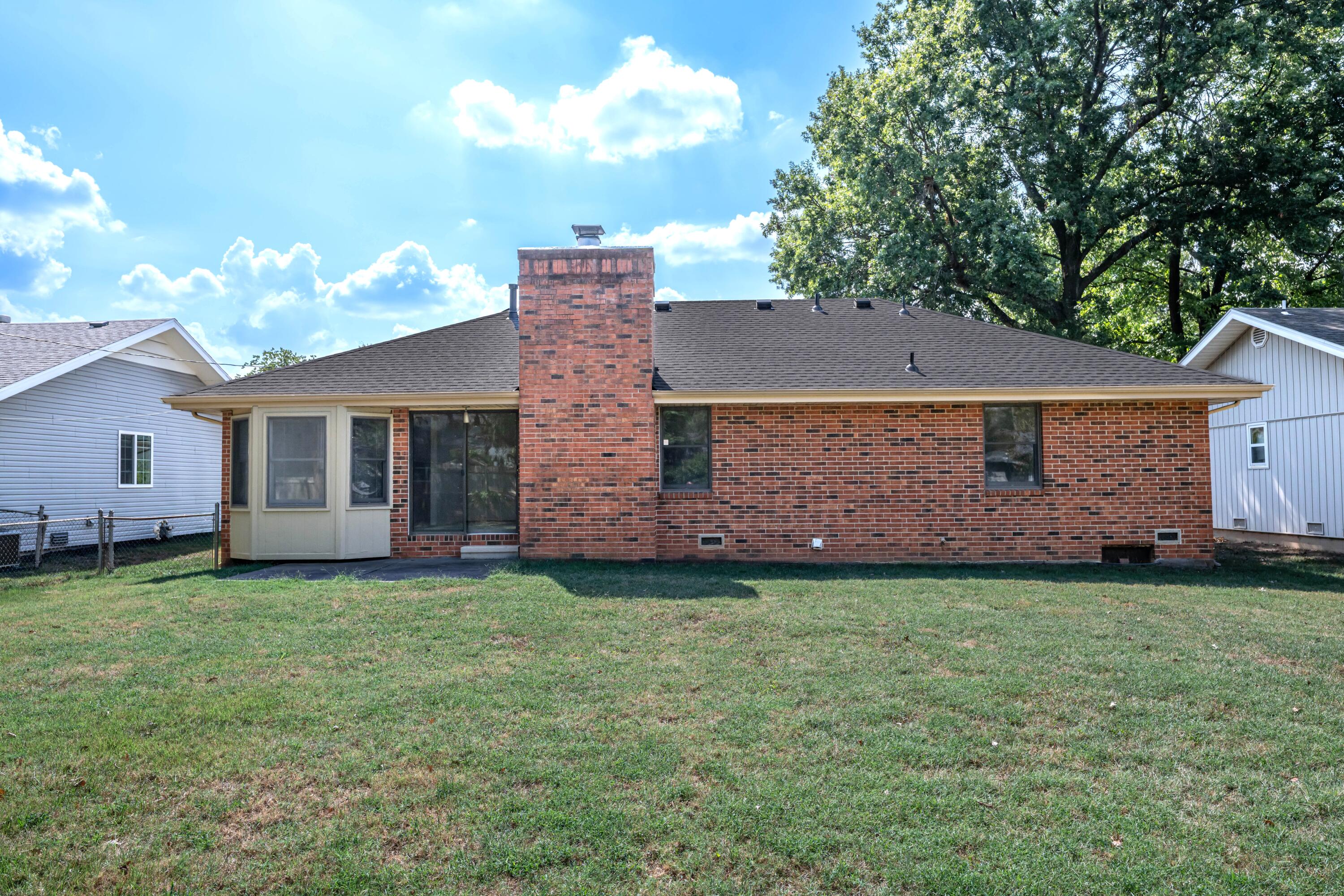 1141 East Cambridge Street Property Photo 27