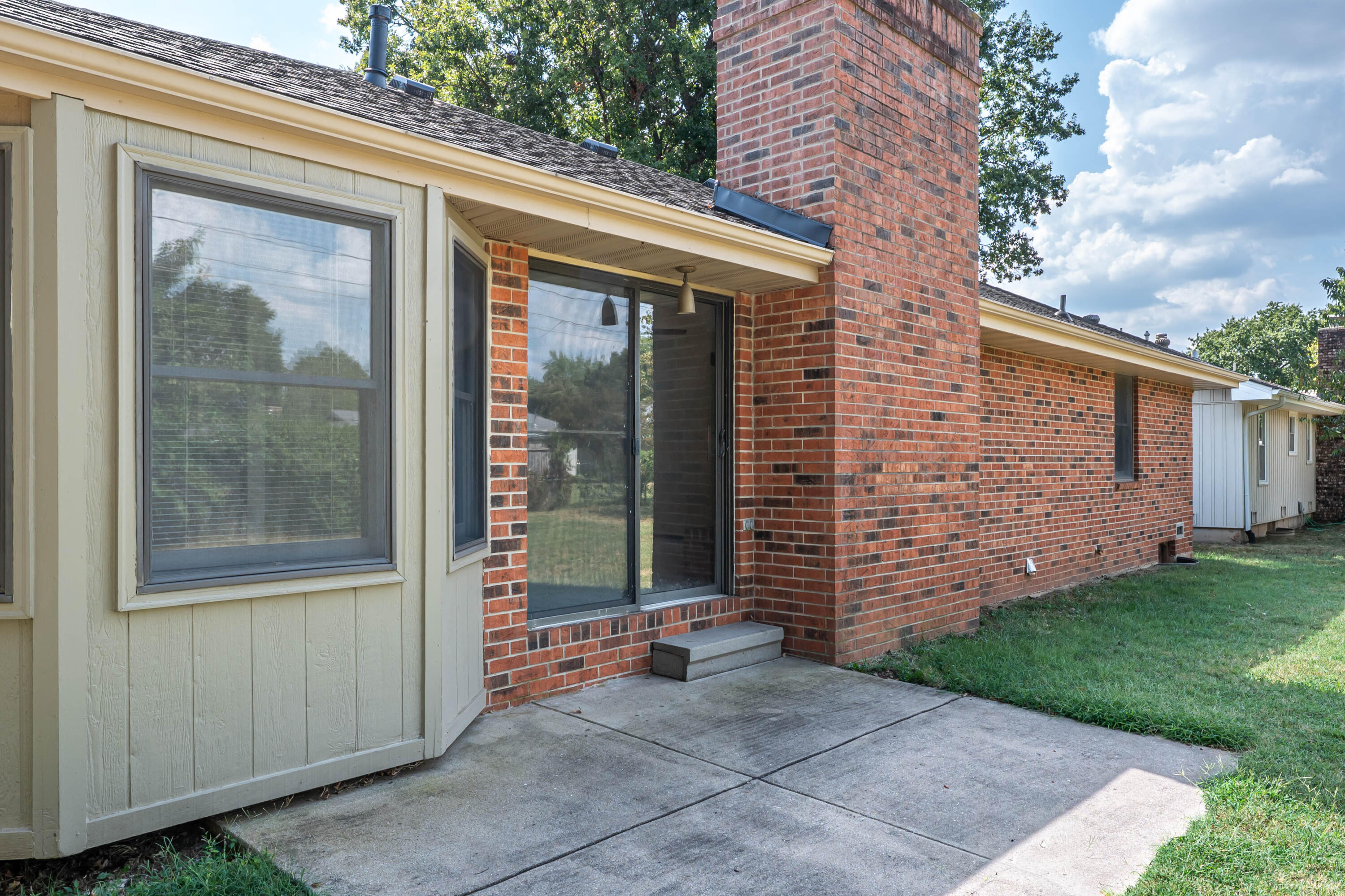 1141 East Cambridge Street Property Photo 29