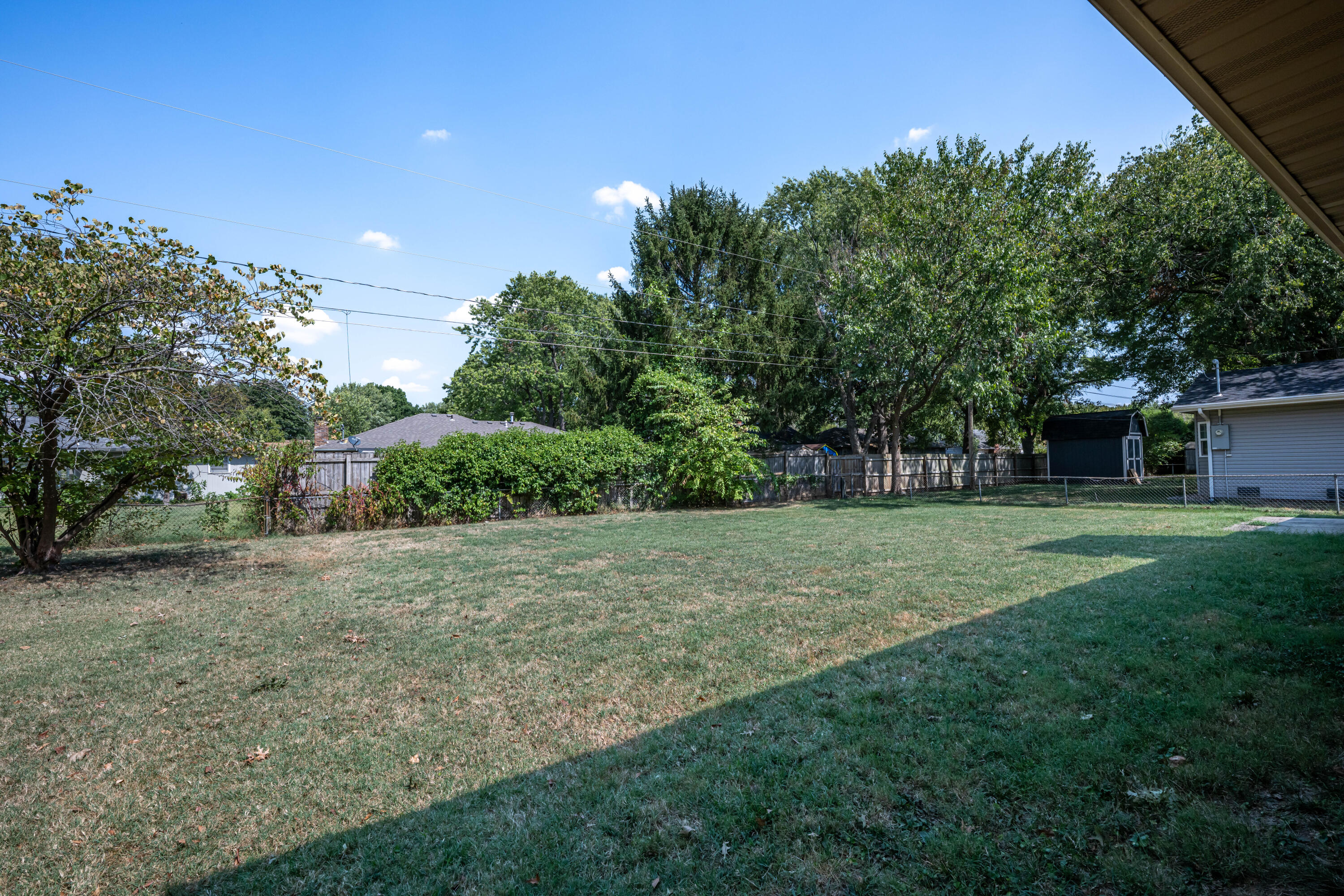 1141 East Cambridge Street Property Photo 30