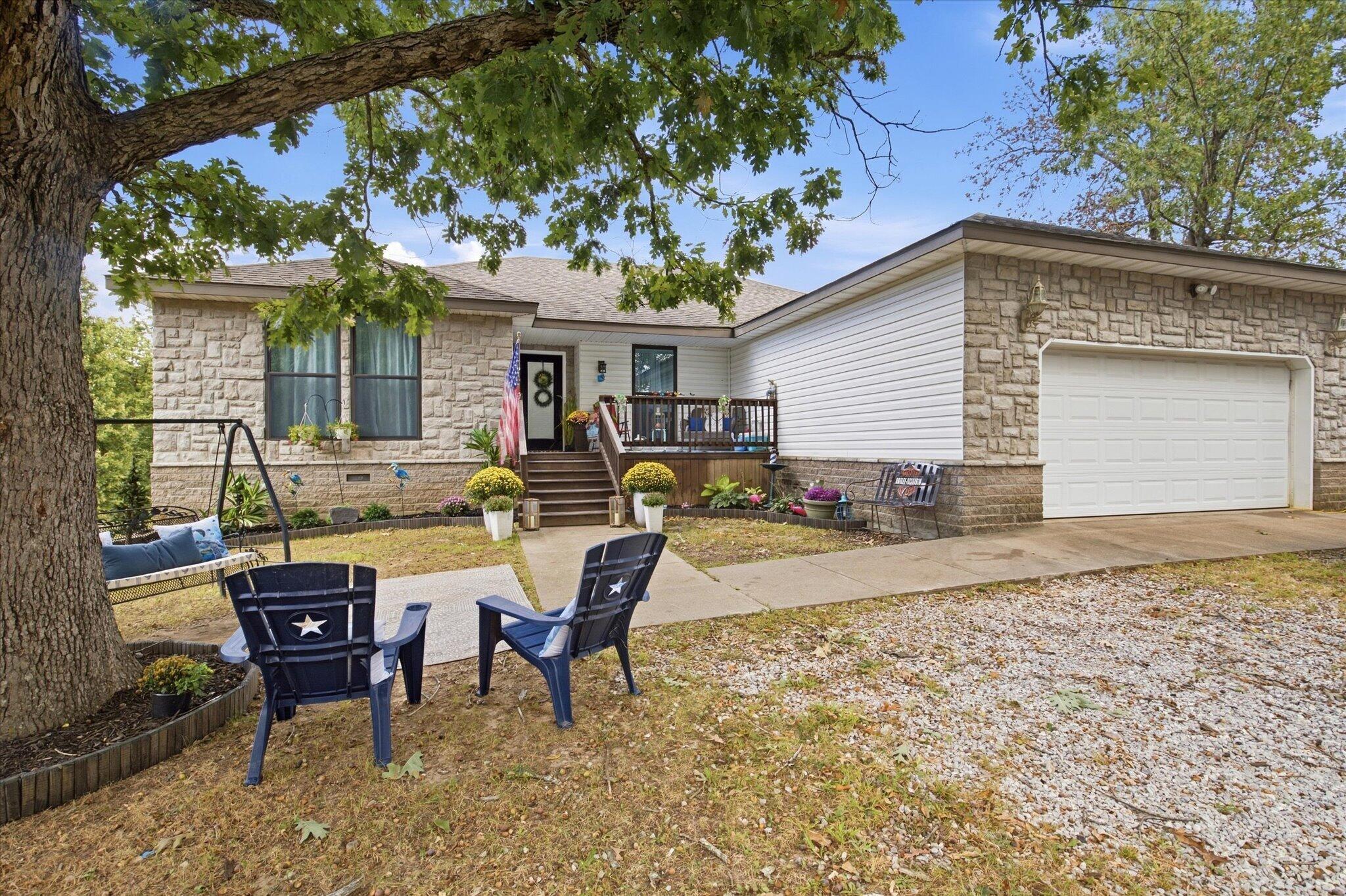 233 Castlegate Drive Property Photo 1