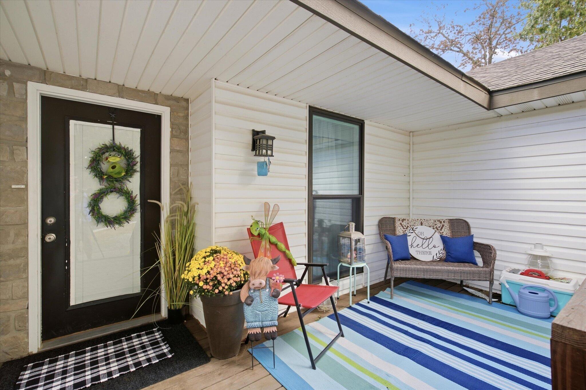 233 Castlegate Drive Property Photo 3