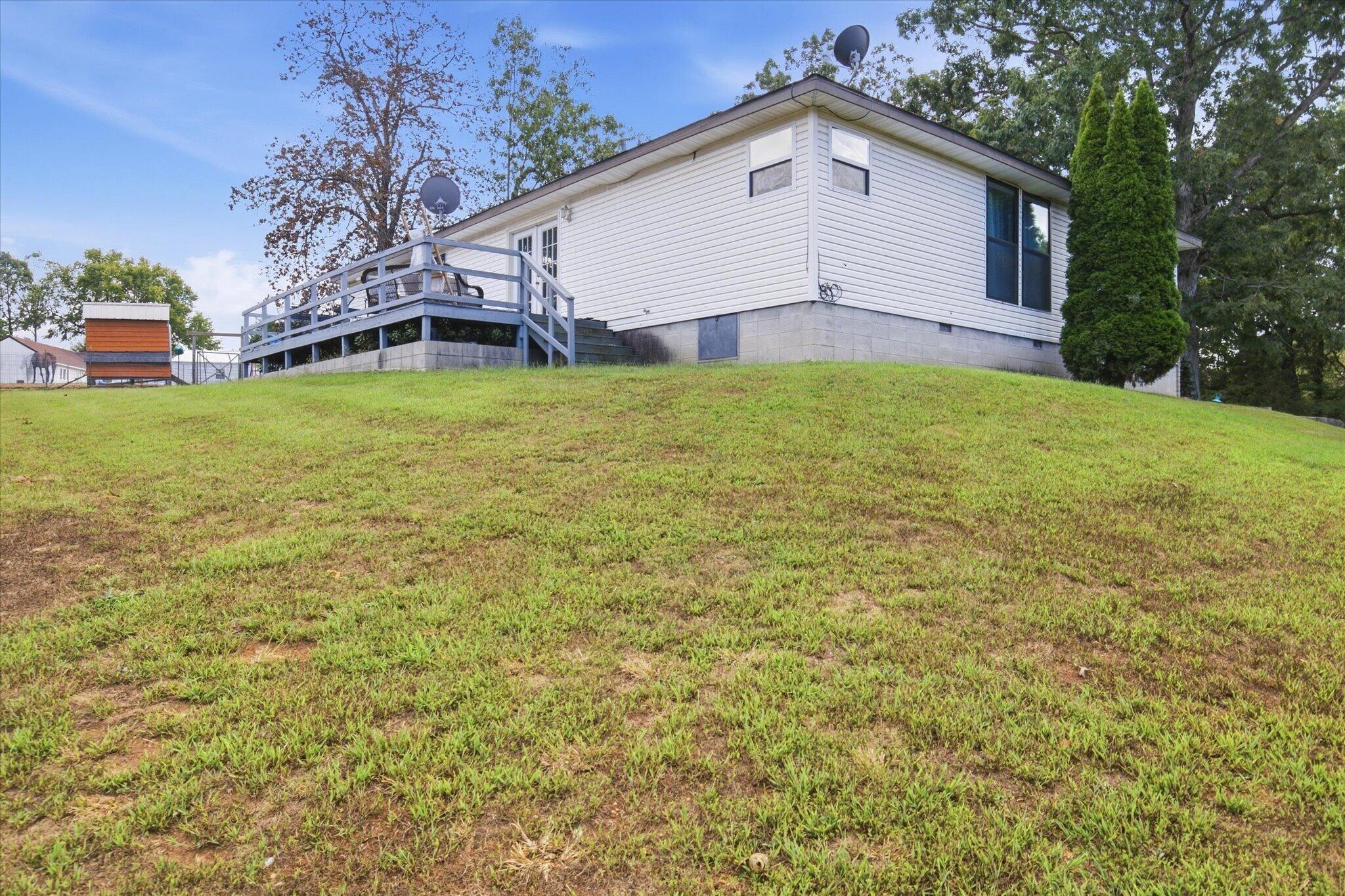 233 Castlegate Drive Property Photo 7