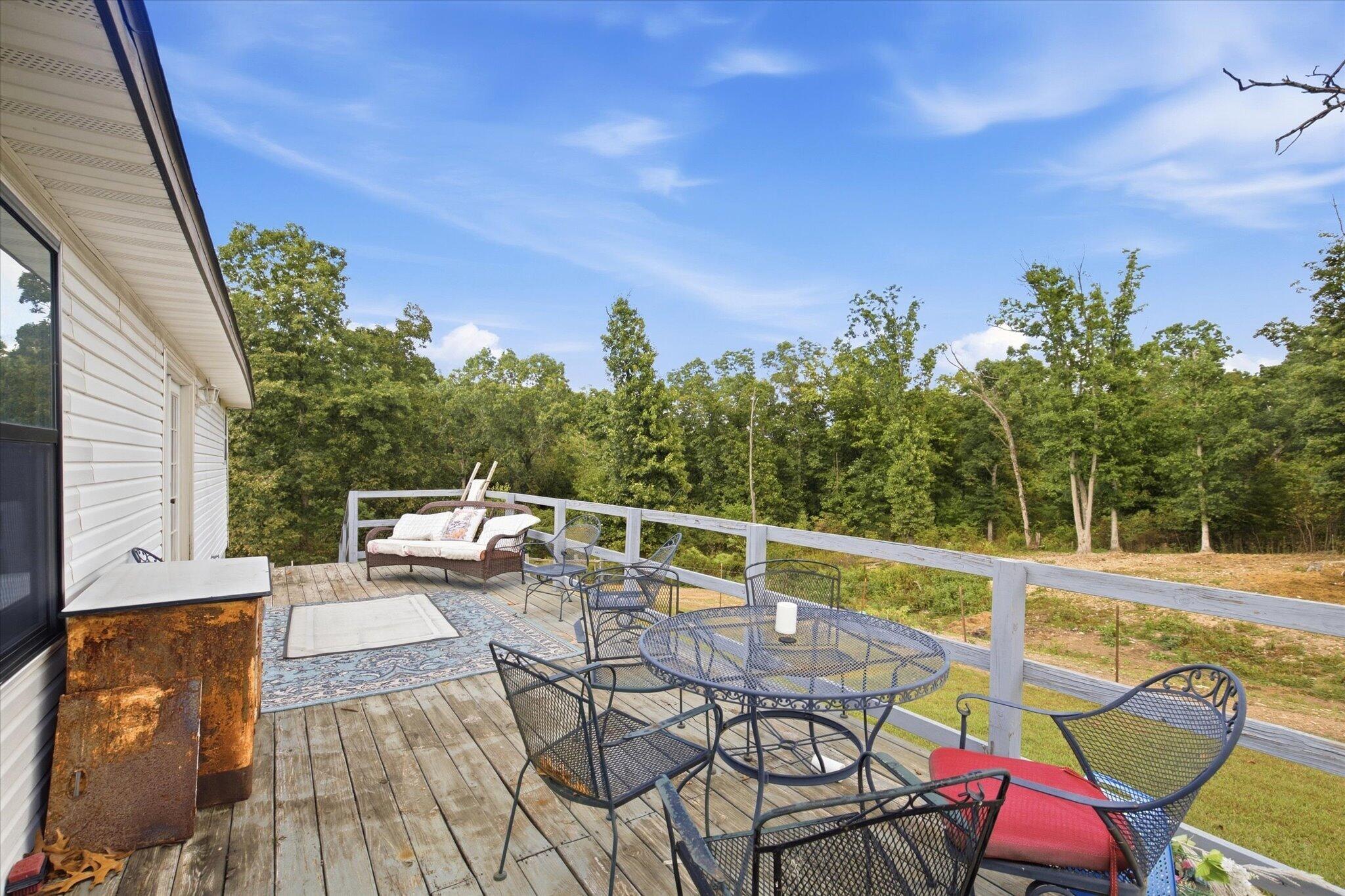233 Castlegate Drive Property Photo 10
