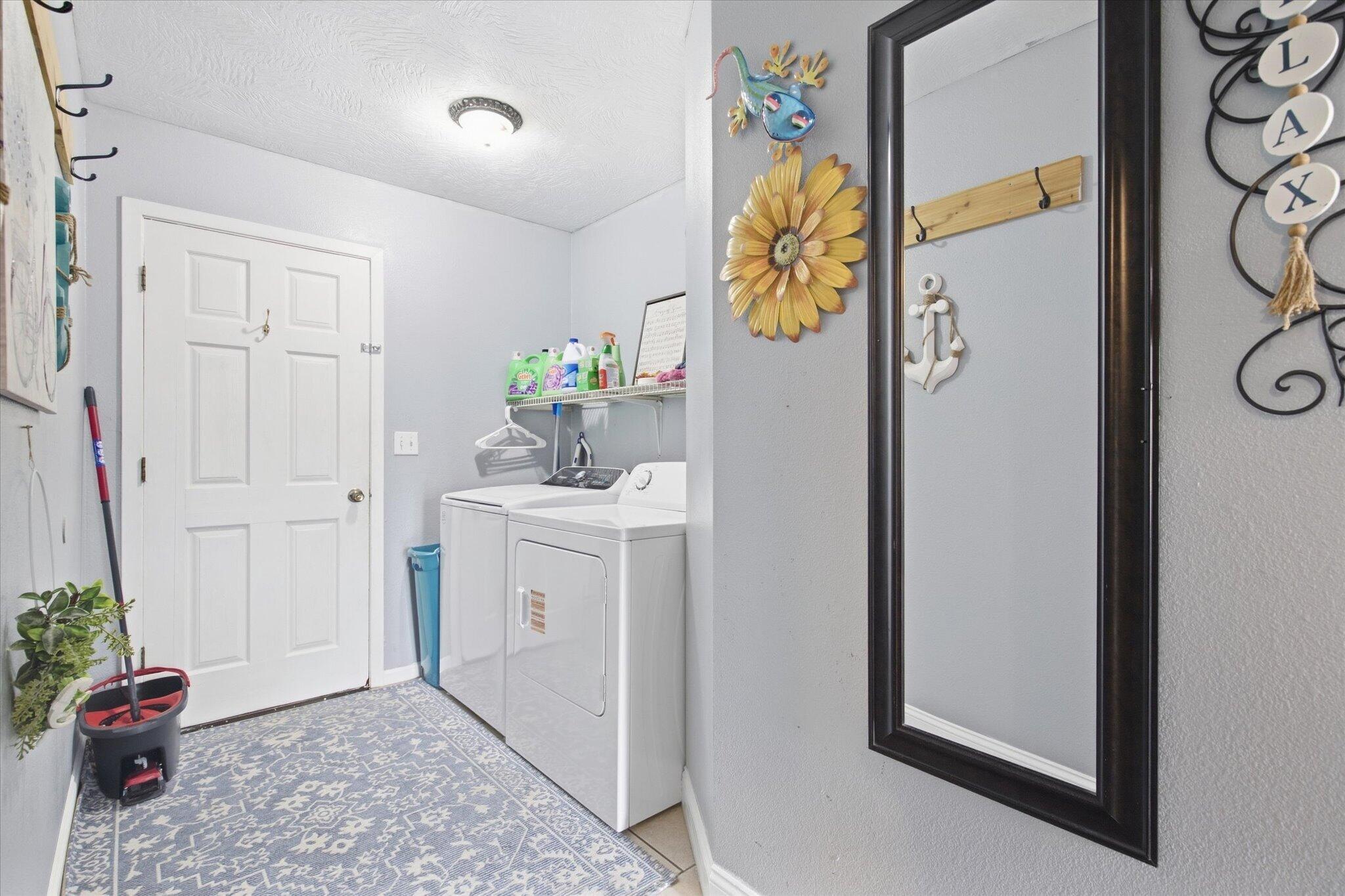 233 Castlegate Drive Property Photo 12