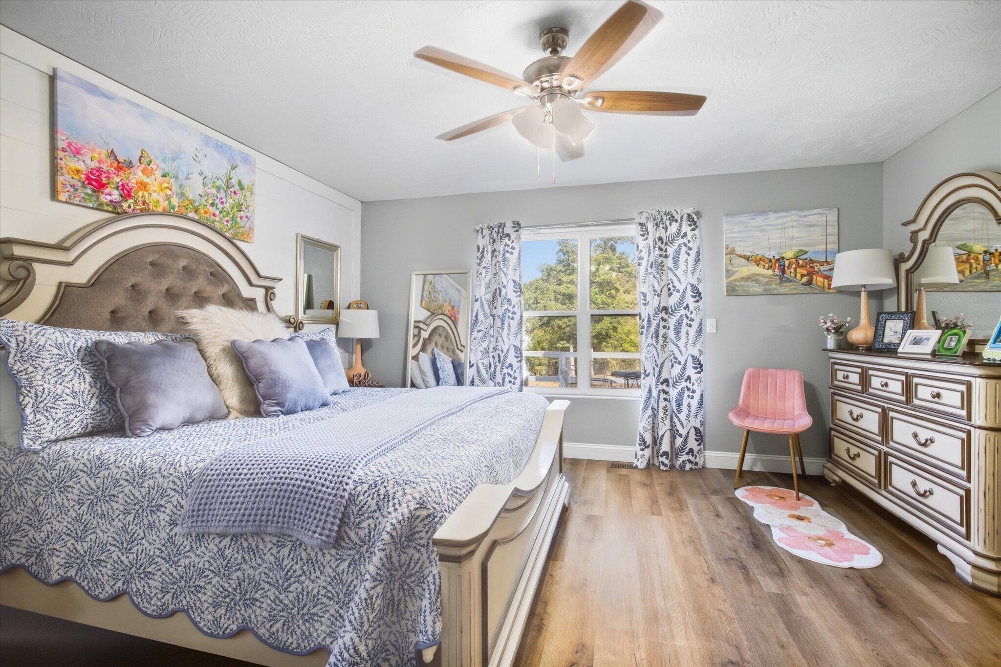 233 Castlegate Drive Property Photo 16