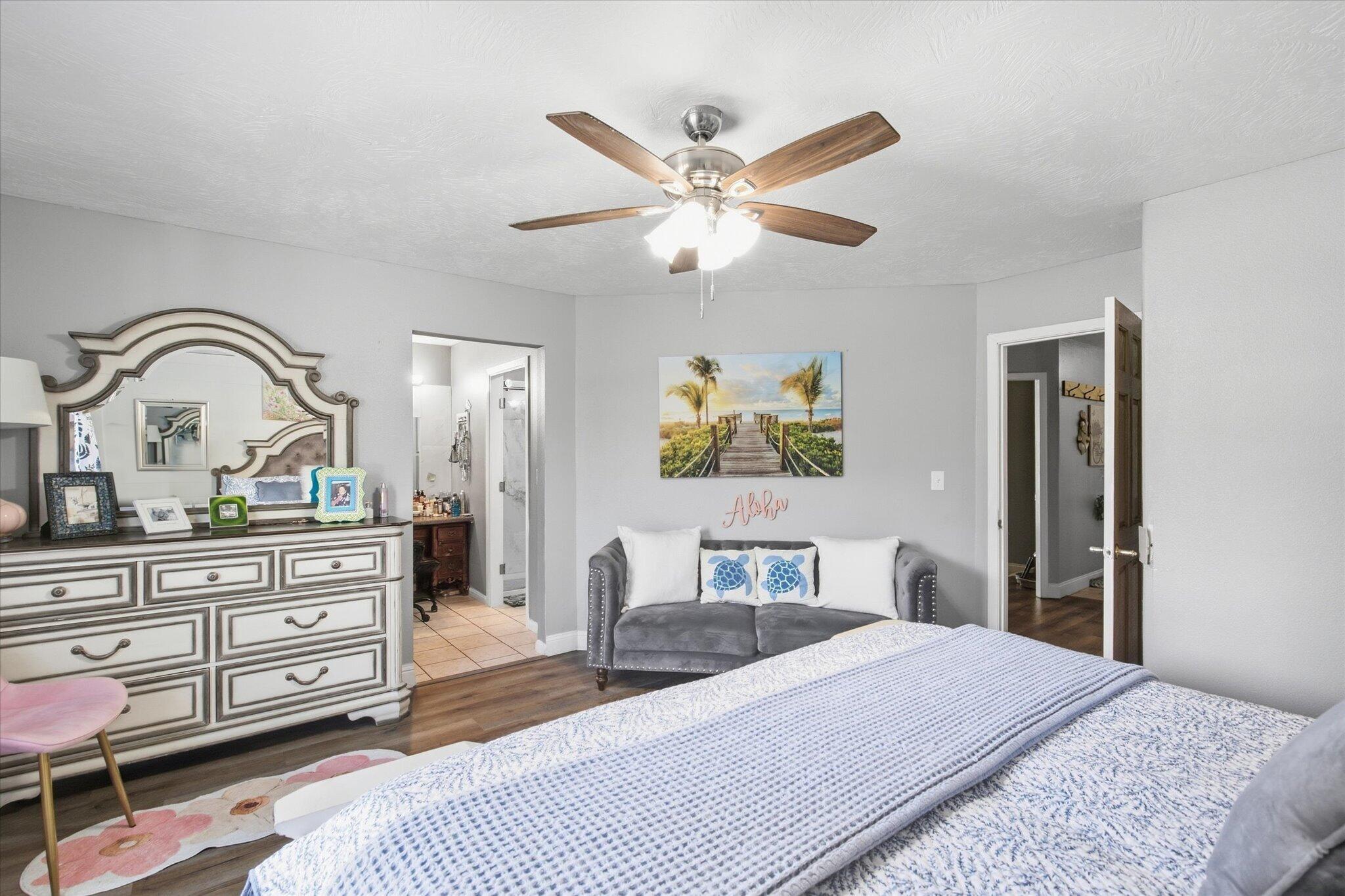 233 Castlegate Drive Property Photo 17