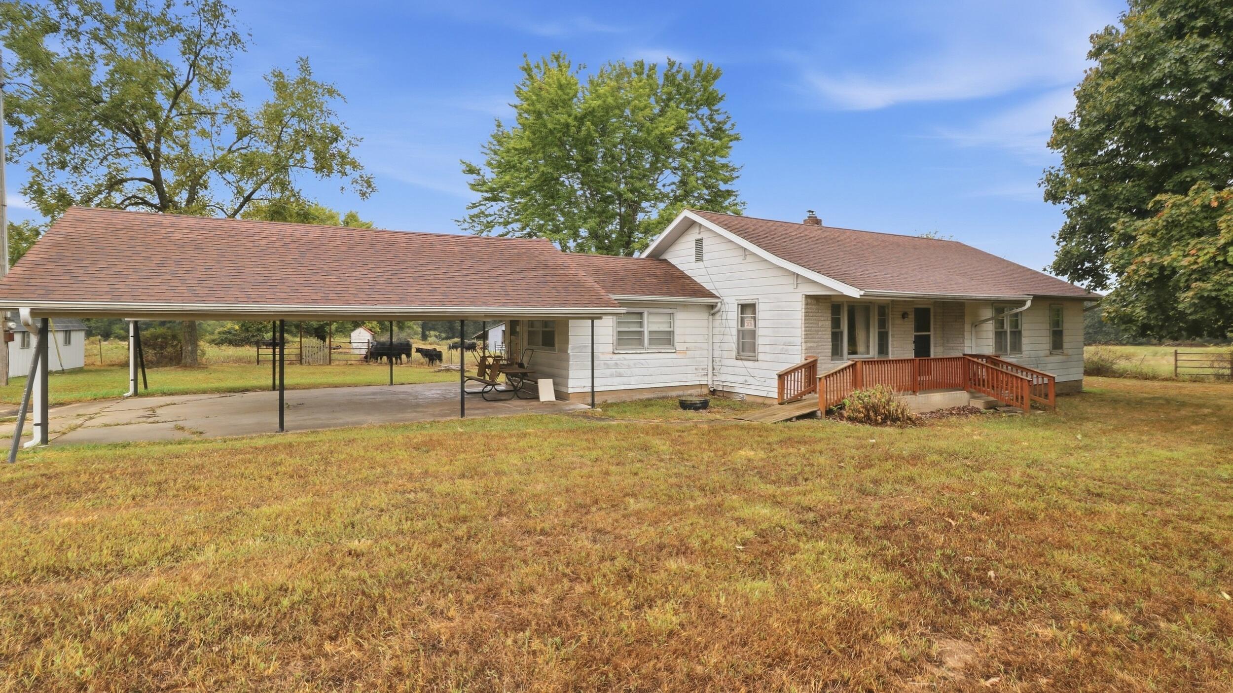 17108 Highway B Property Photo 1