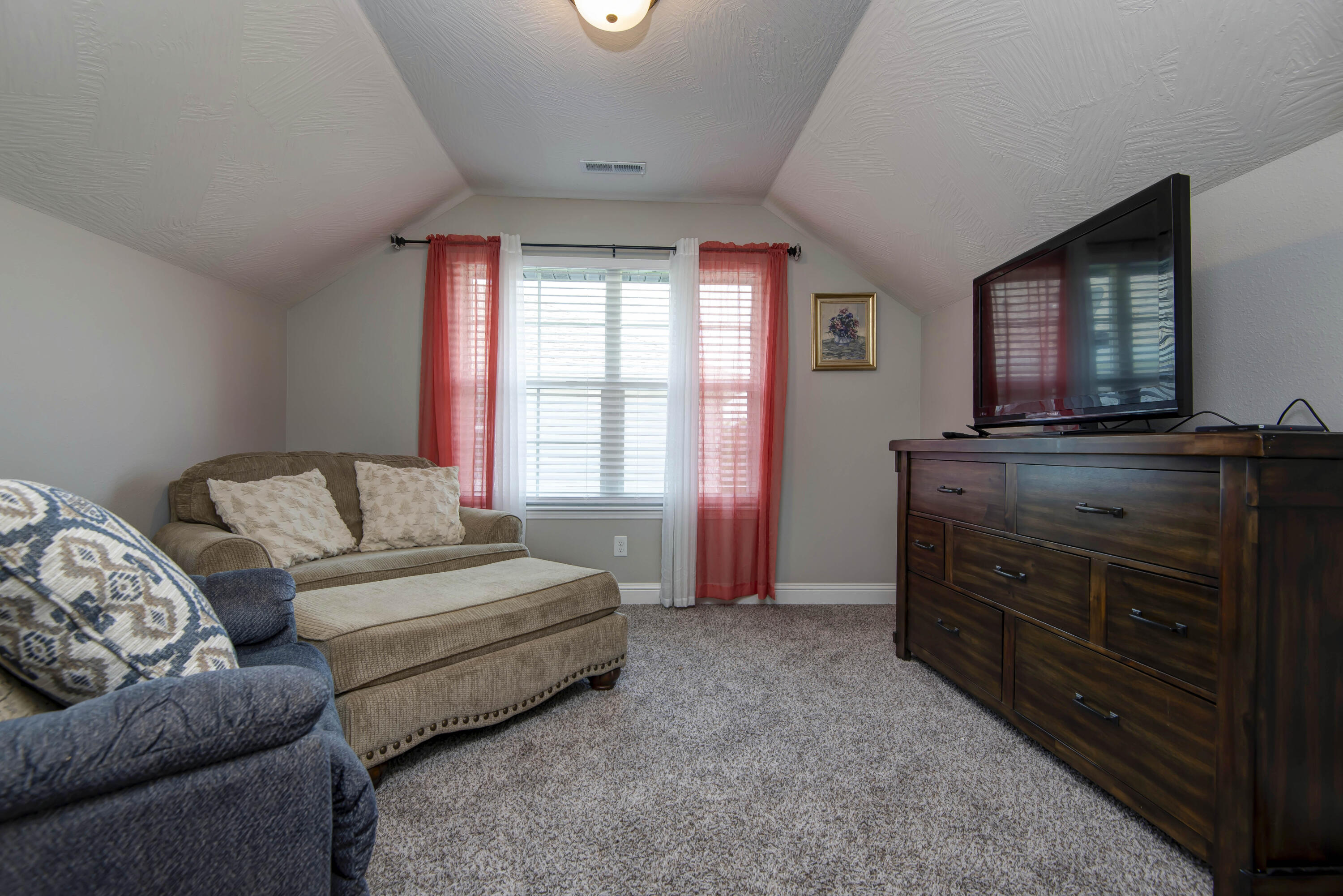 813 East Brewer Avenue Property Photo 24