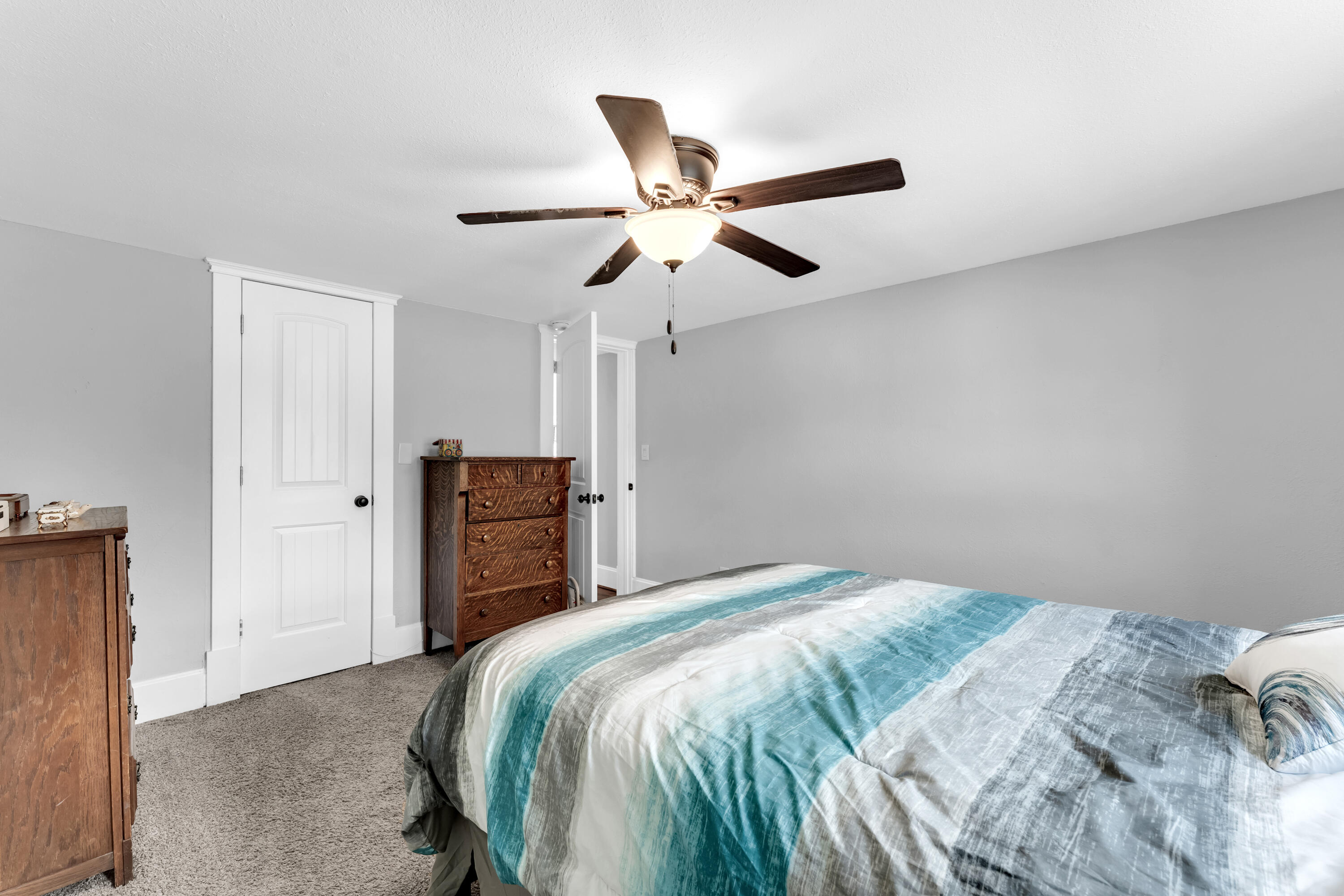 1040 West State Street Property Photo 17