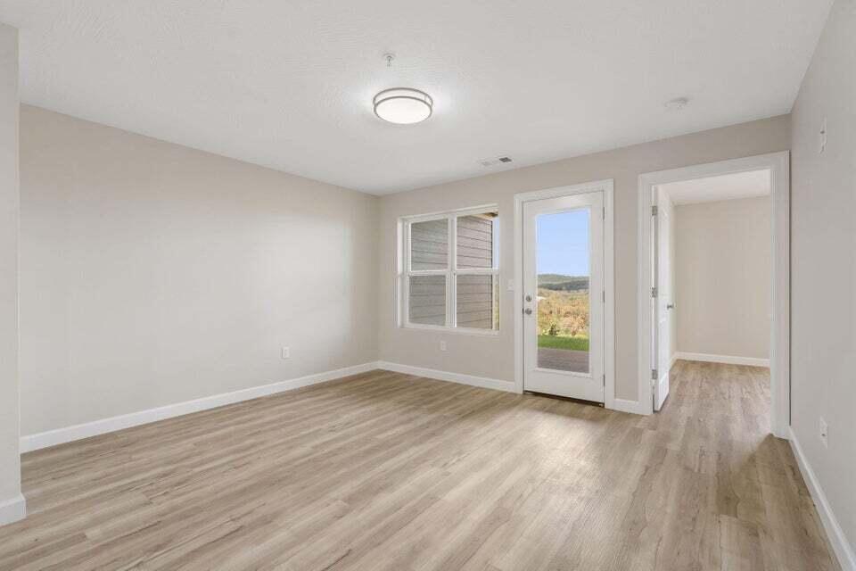 3011 North Vineyards Terrace 2 Property Photo 3