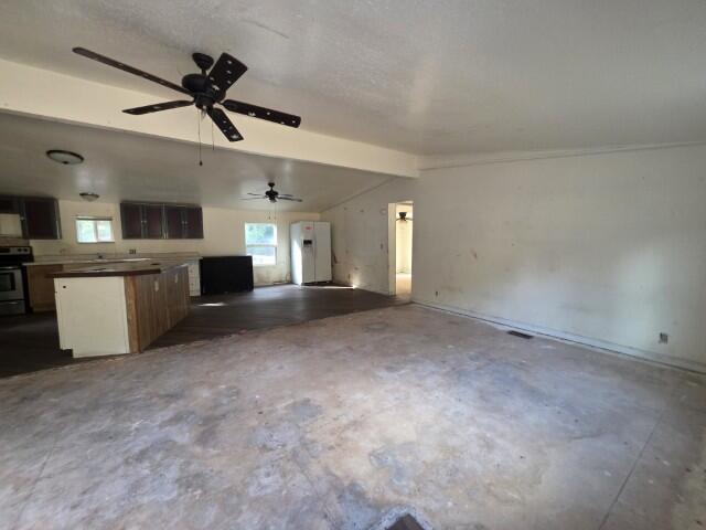 22013 Main Street Property Photo 13