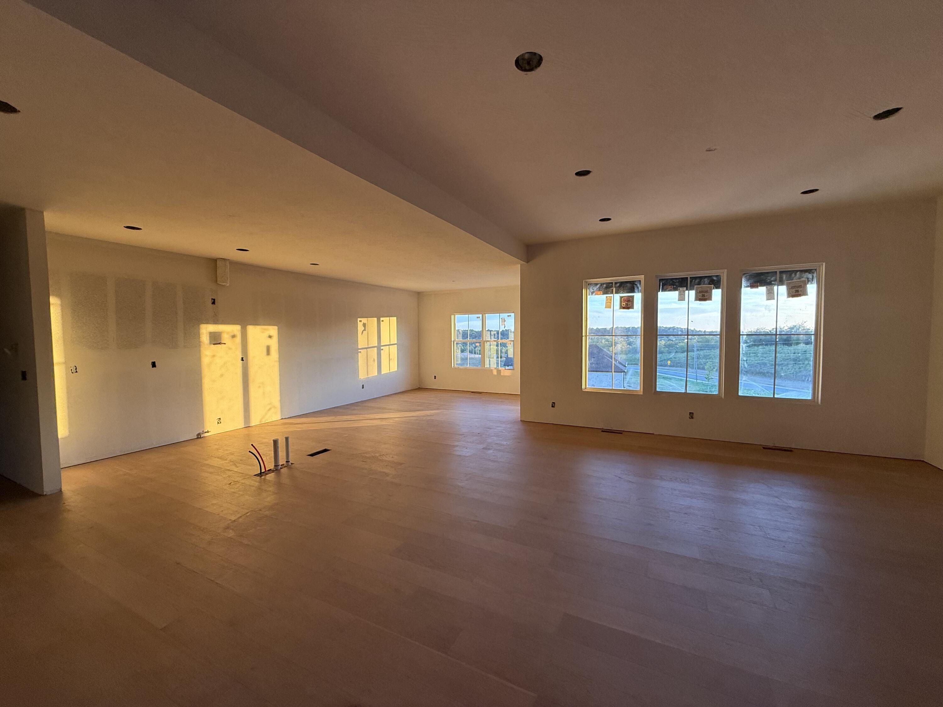 1792 West Gaslight Drive Property Photo 2