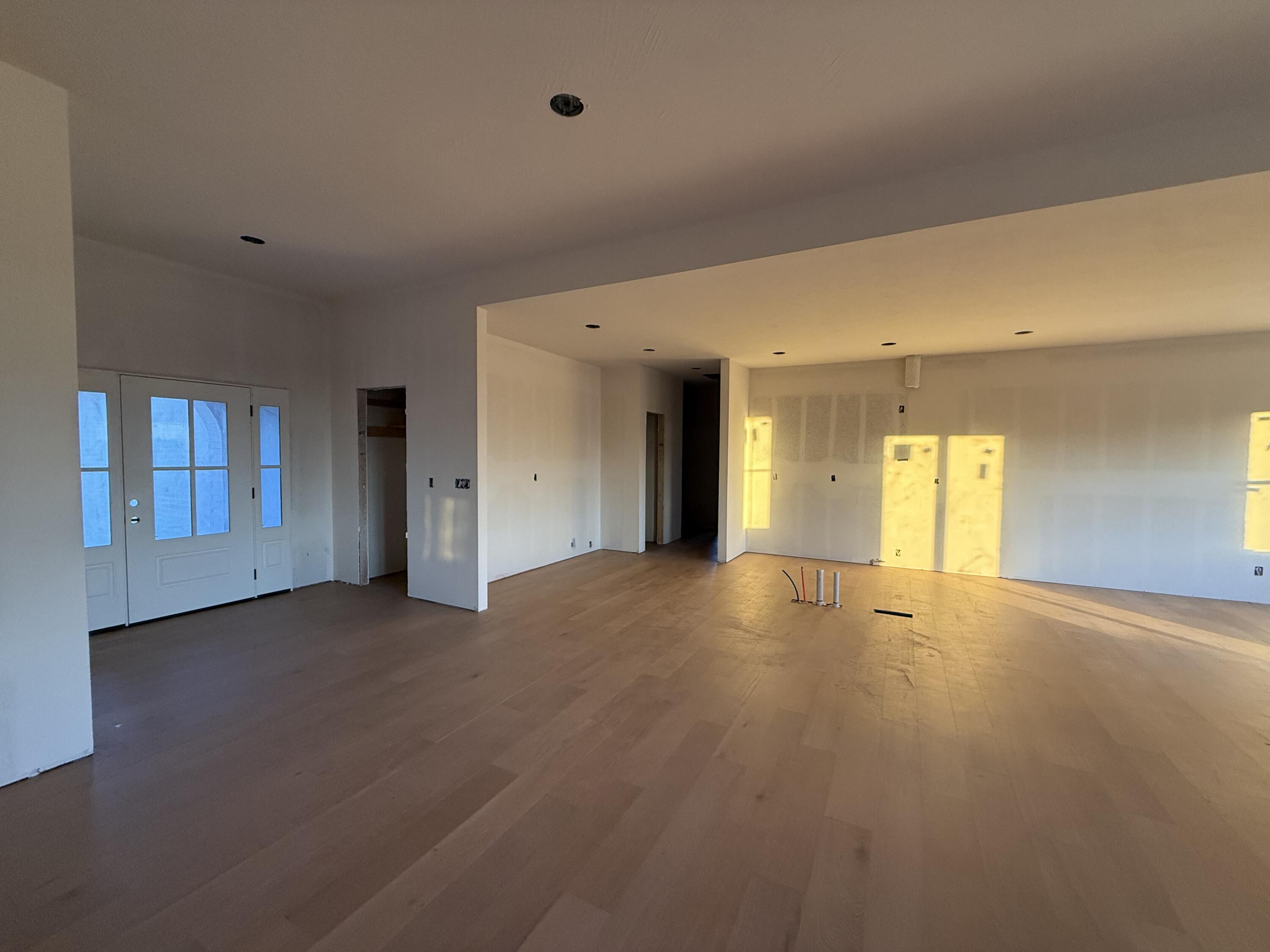 1792 West Gaslight Drive Property Photo 4