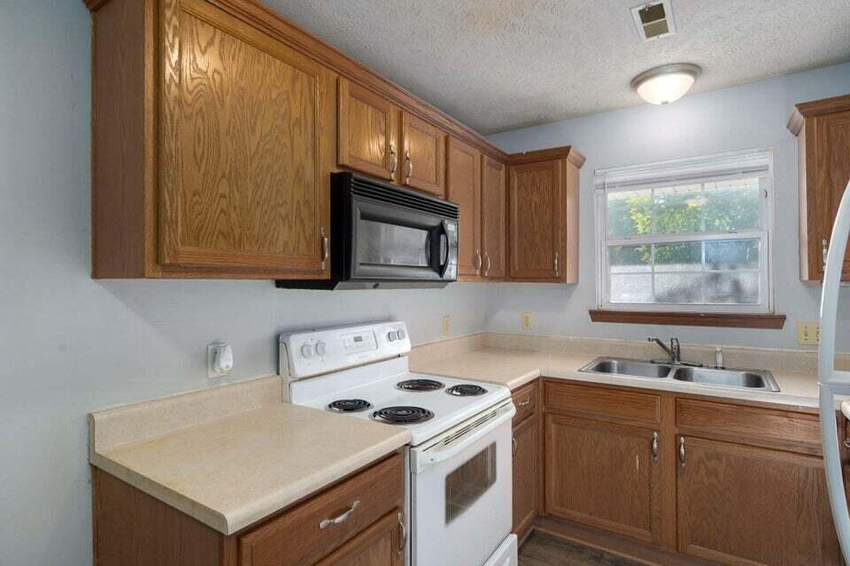 1121 South Colgate Avenue Property Photo 3