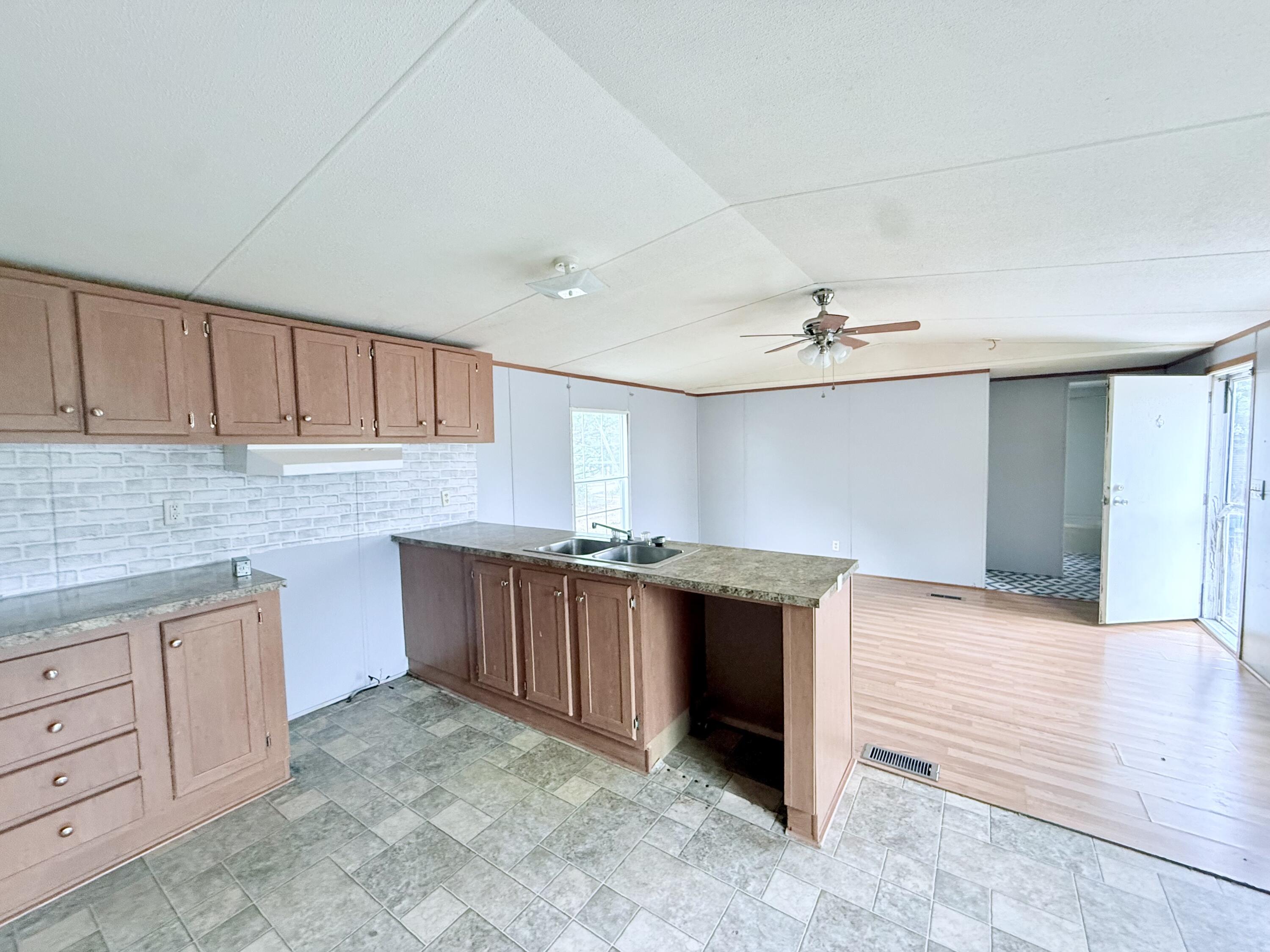 140 Old Yukon Road Property Photo 3