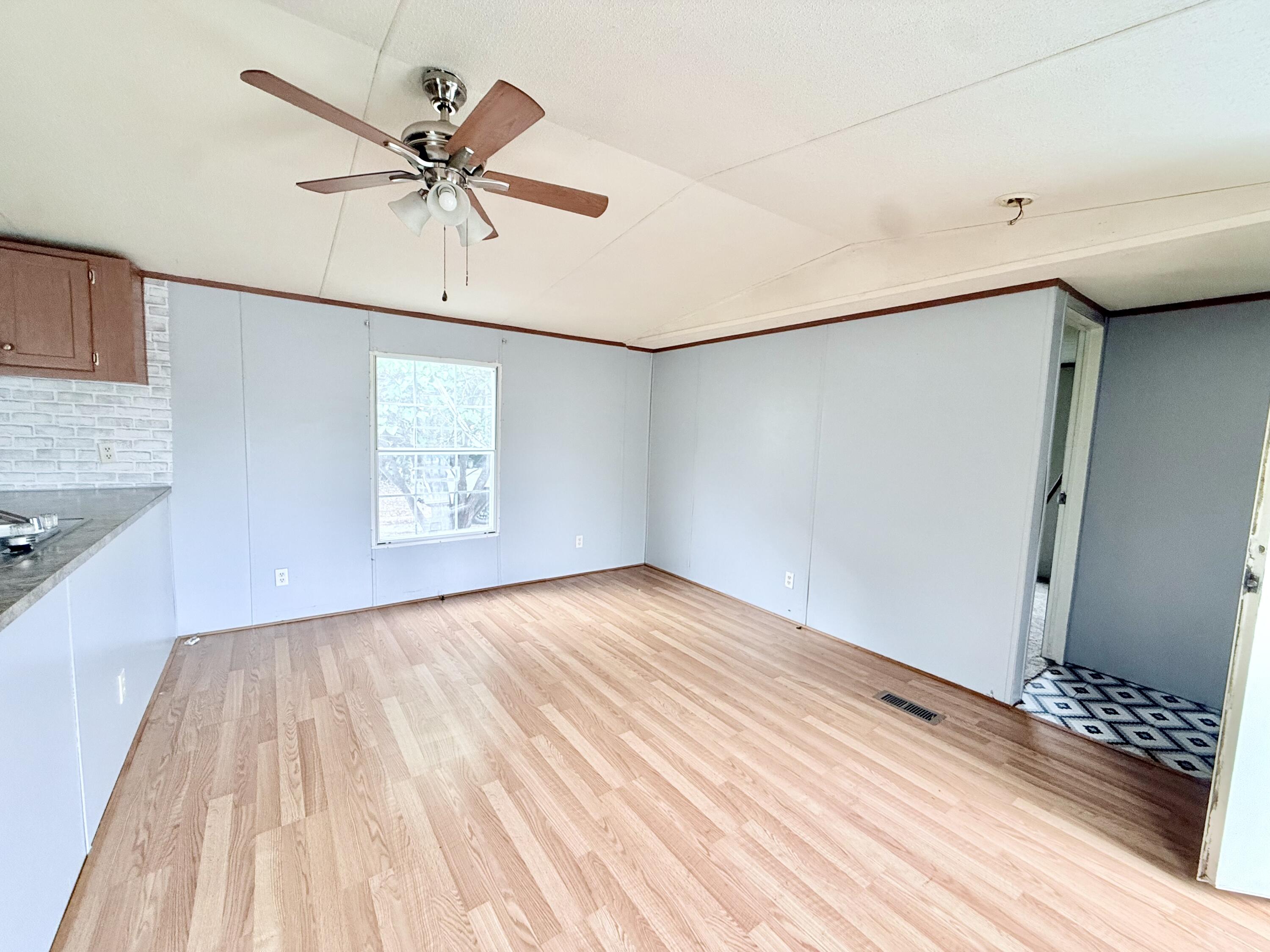 140 Old Yukon Road Property Photo 4