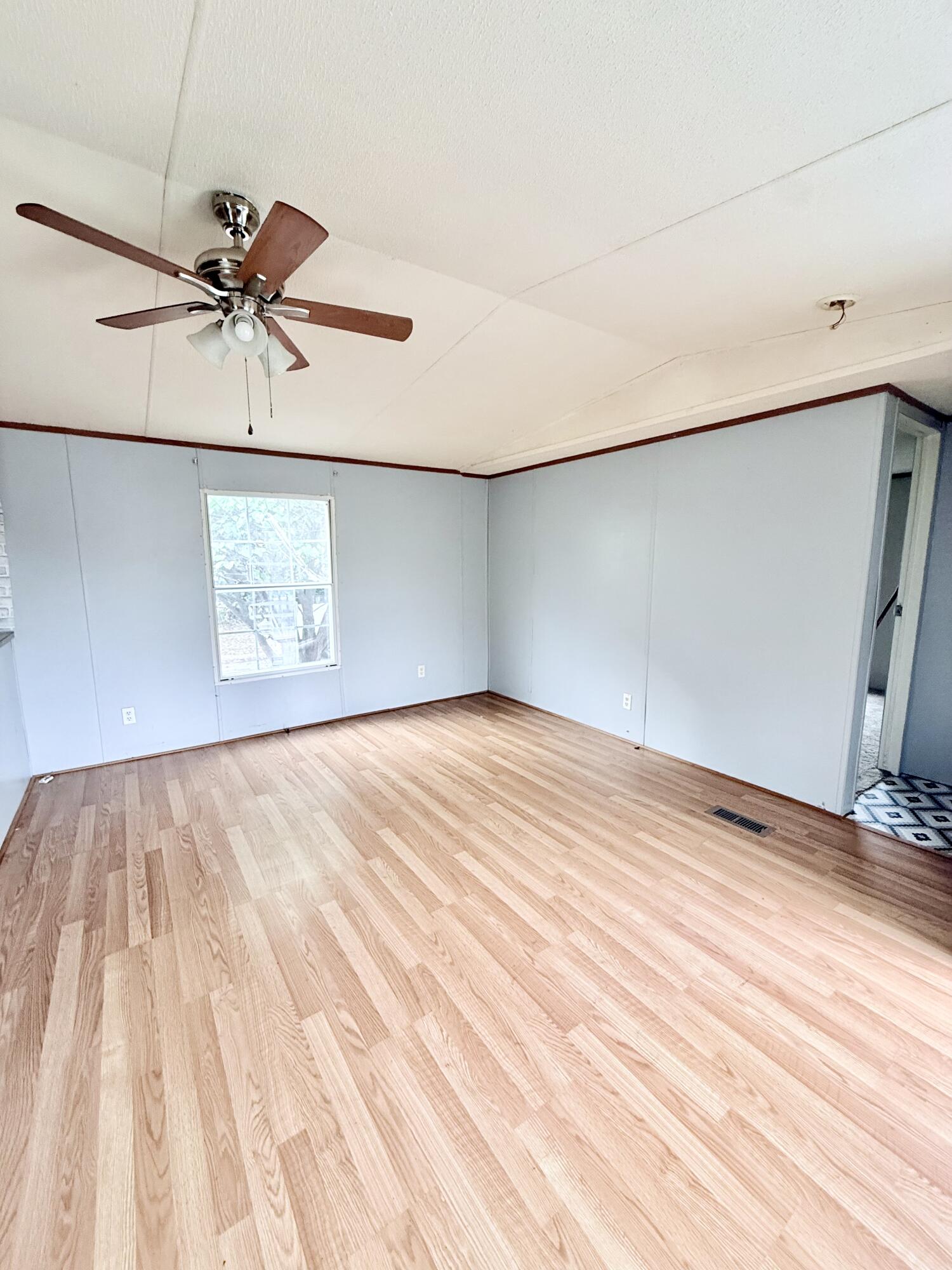 140 Old Yukon Road Property Photo 5
