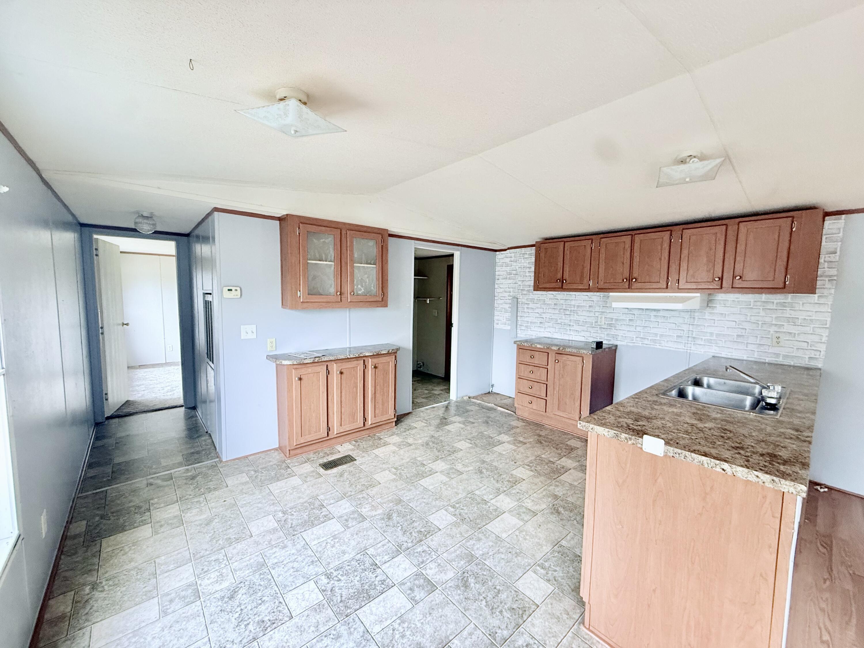 140 Old Yukon Road Property Photo 6