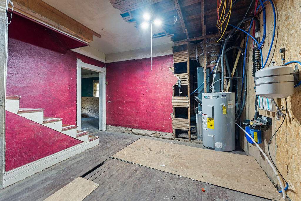 400 1st Street Property Photo 10