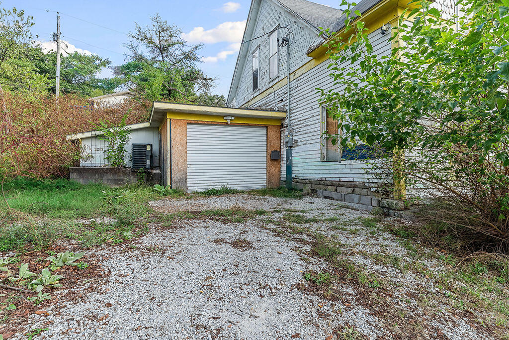 400 1st Street Property Photo 16
