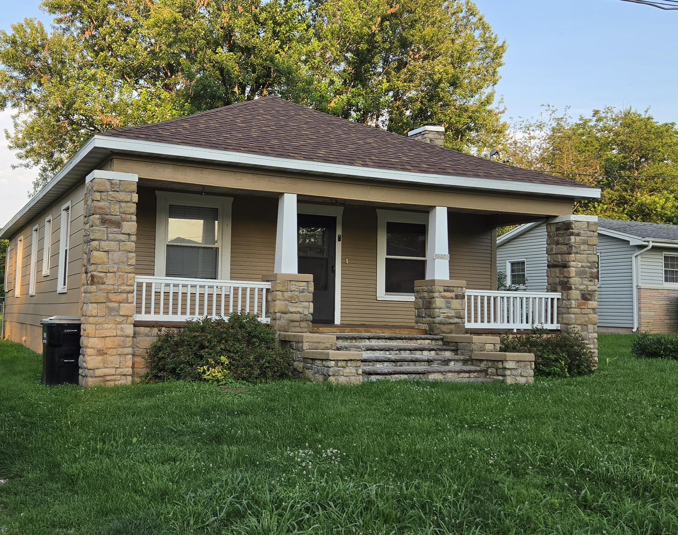 2214 North Fay Avenue Property Photo 1