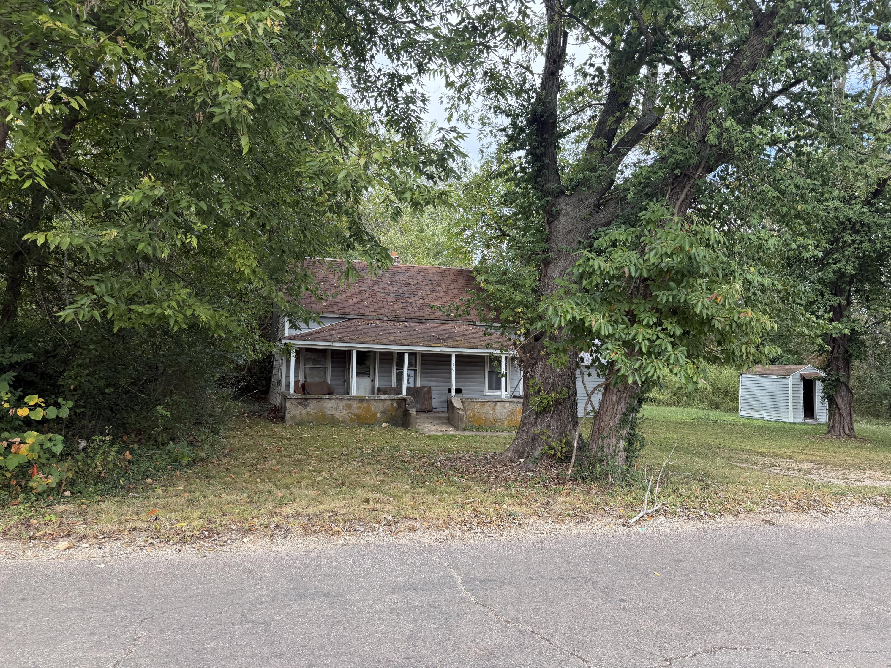 510 East James Street Property Photo 1
