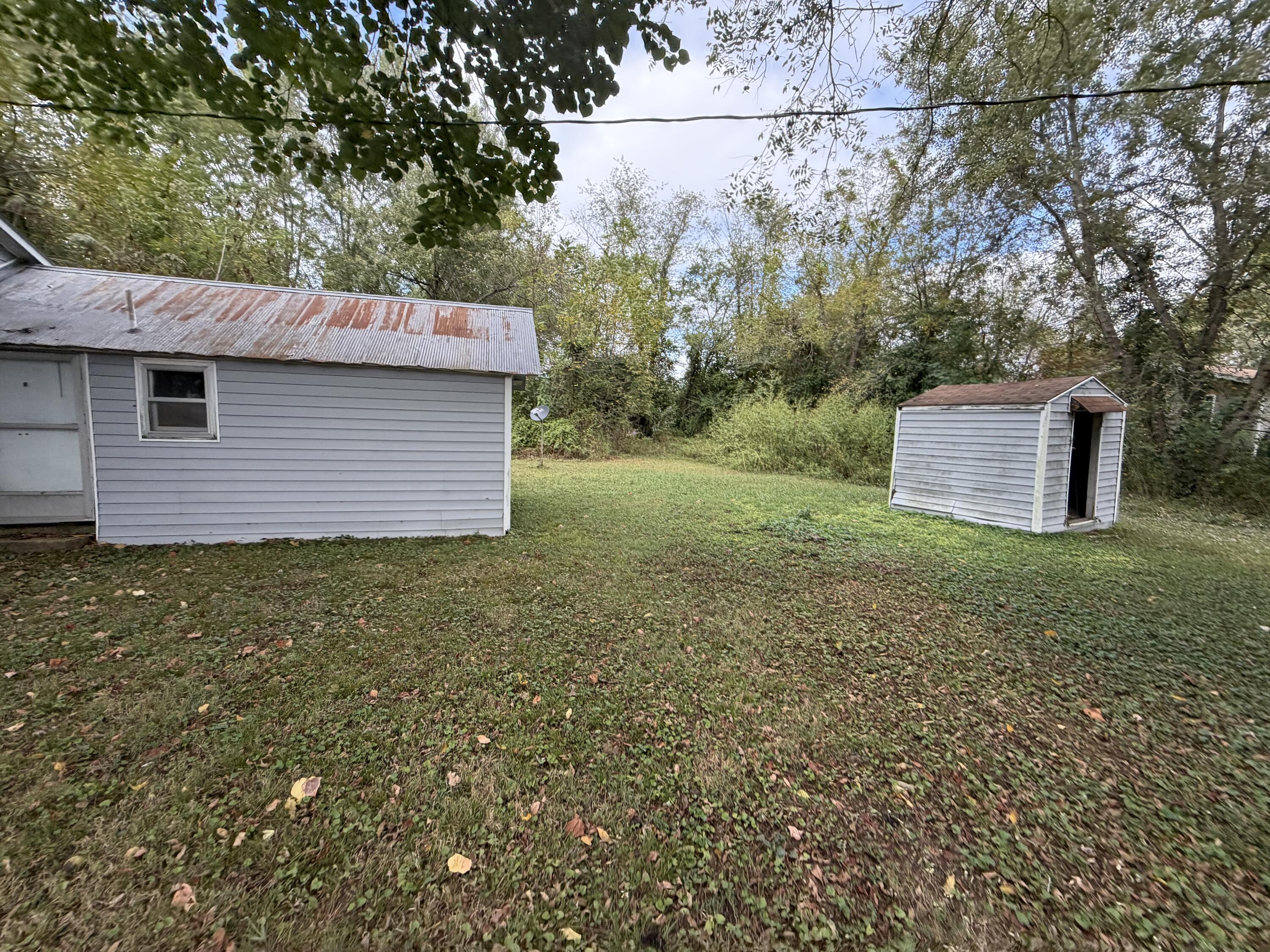 510 East James Street Property Photo 4