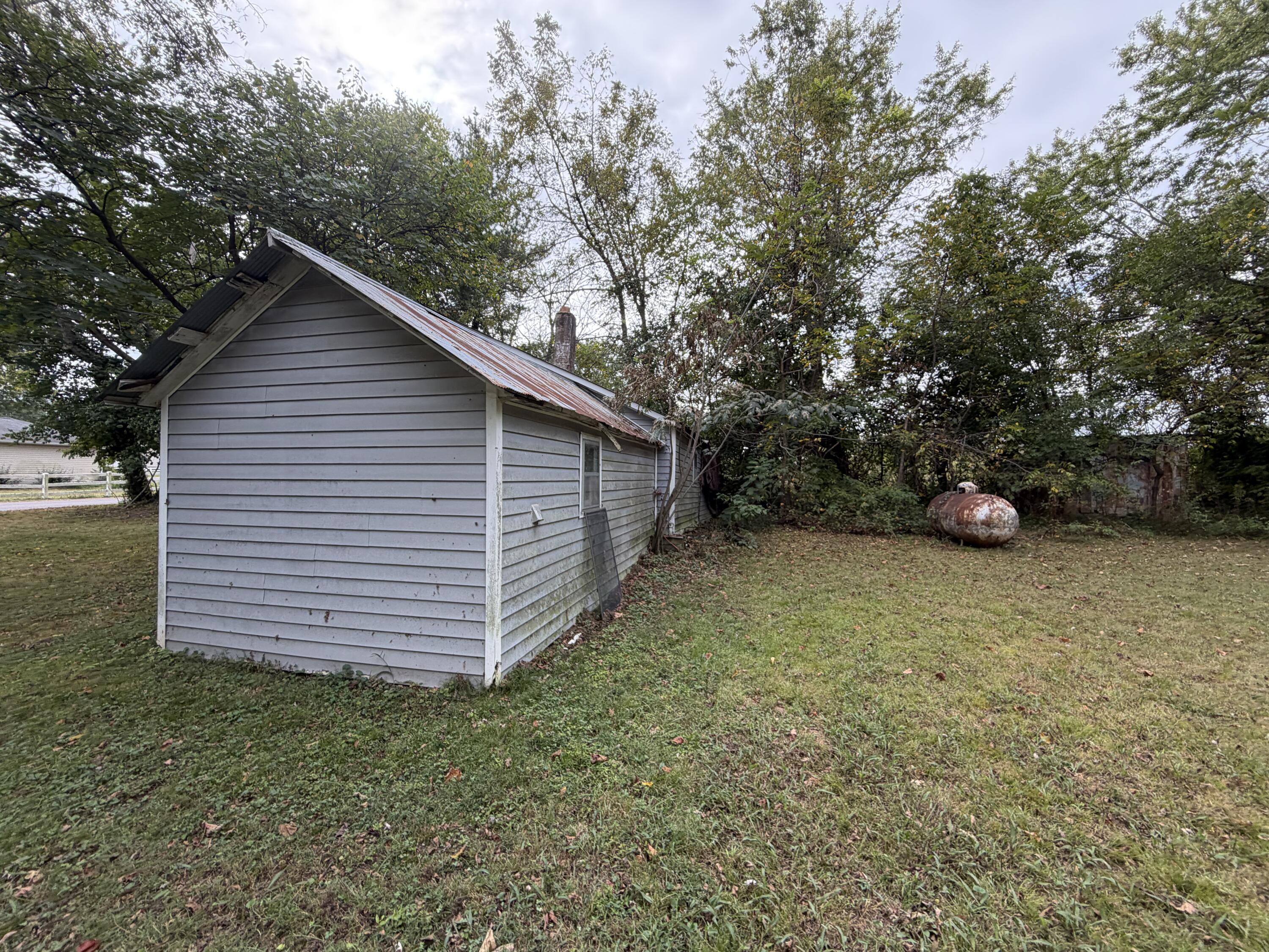 510 East James Street Property Photo 6