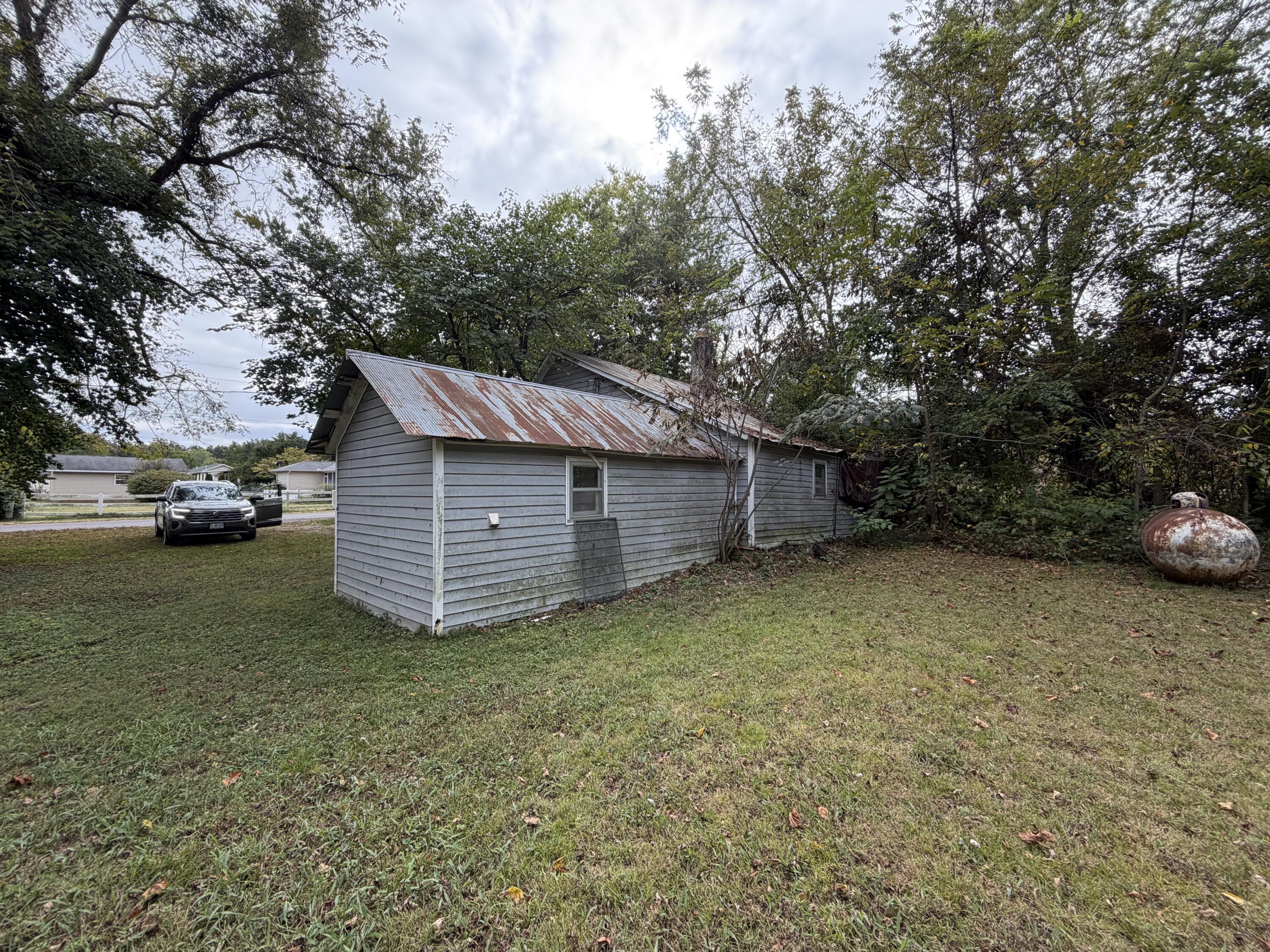 510 East James Street Property Photo 9