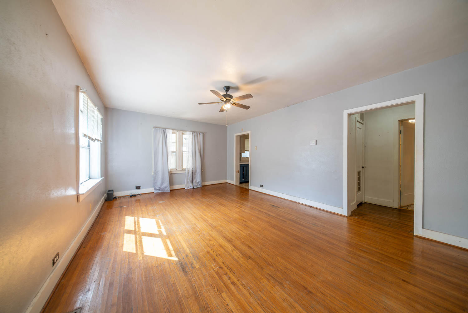 401 Hall Street Property Photo 3