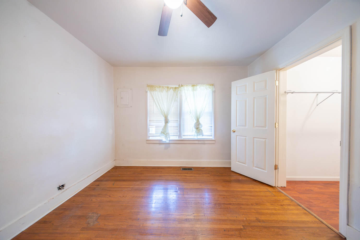 401 Hall Street Property Photo 16