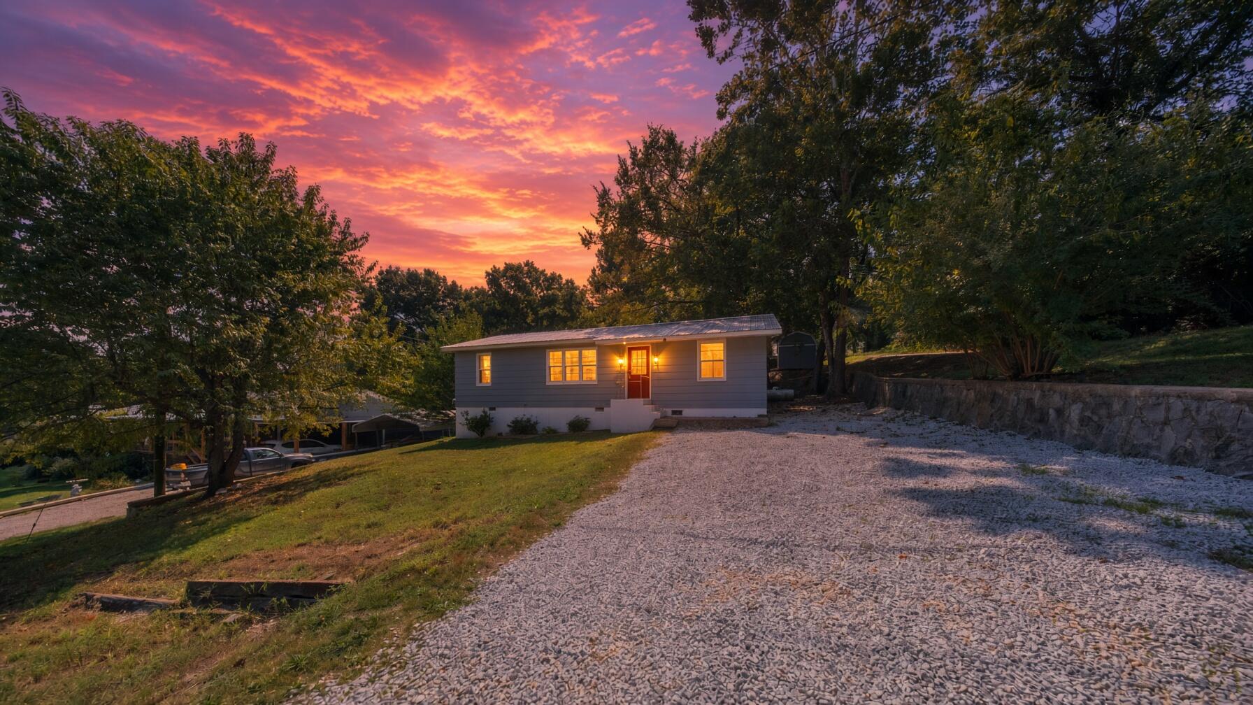 880 Tate Avenue Property Photo 1