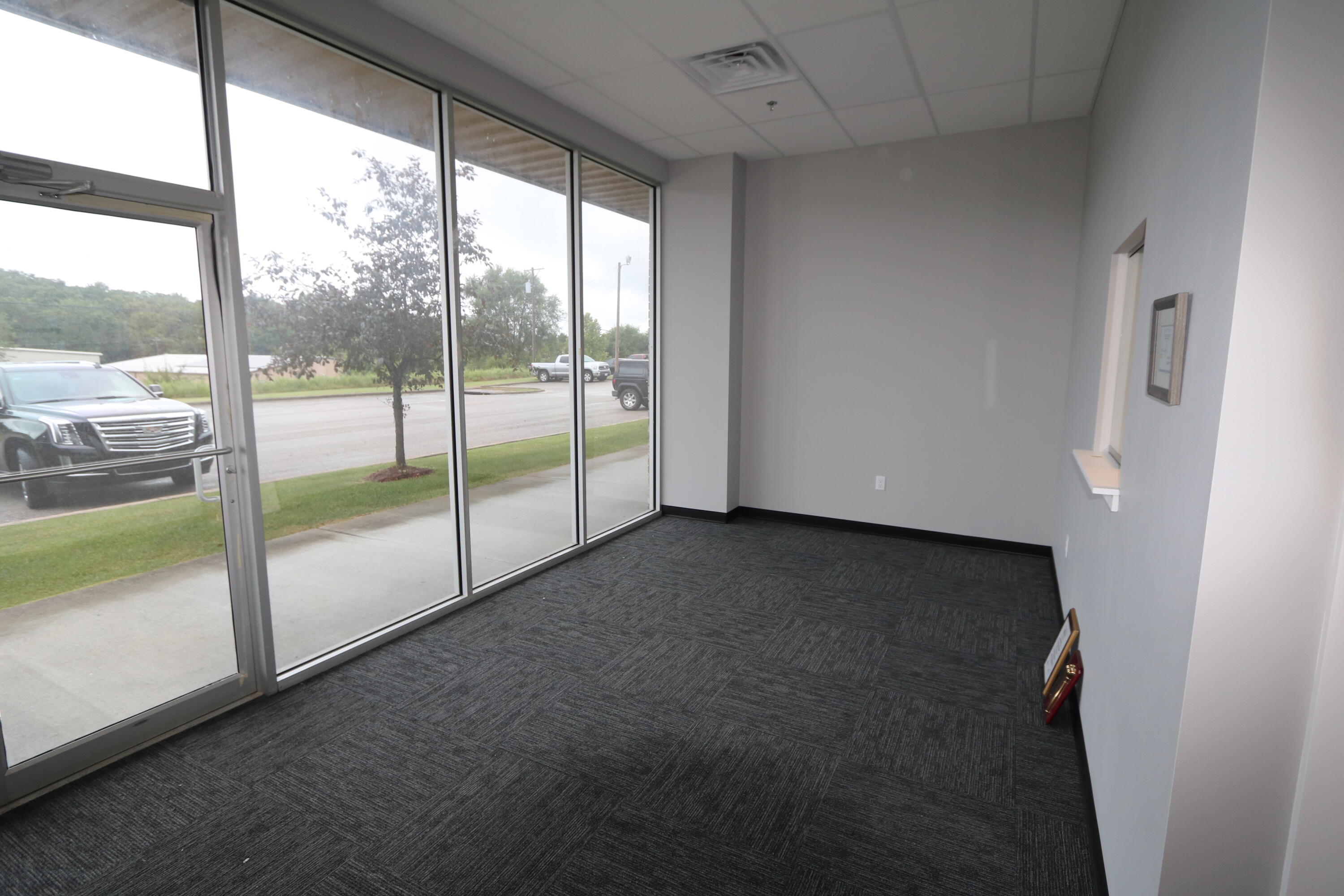 562 Gretna Road Suite D Property Photo 2