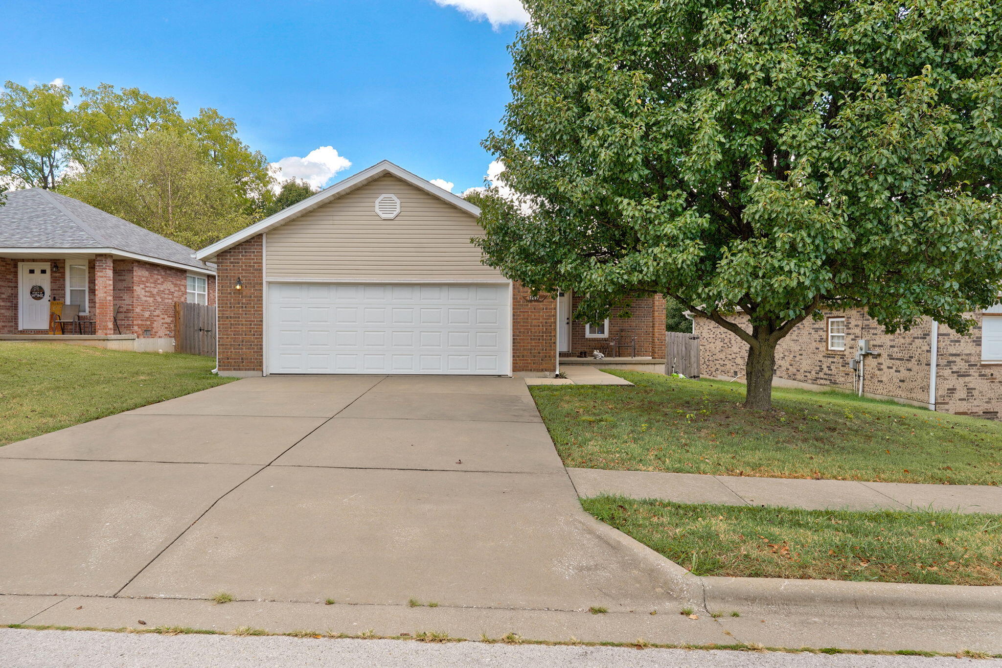 1257 East Mcclernon Street Property Photo 1
