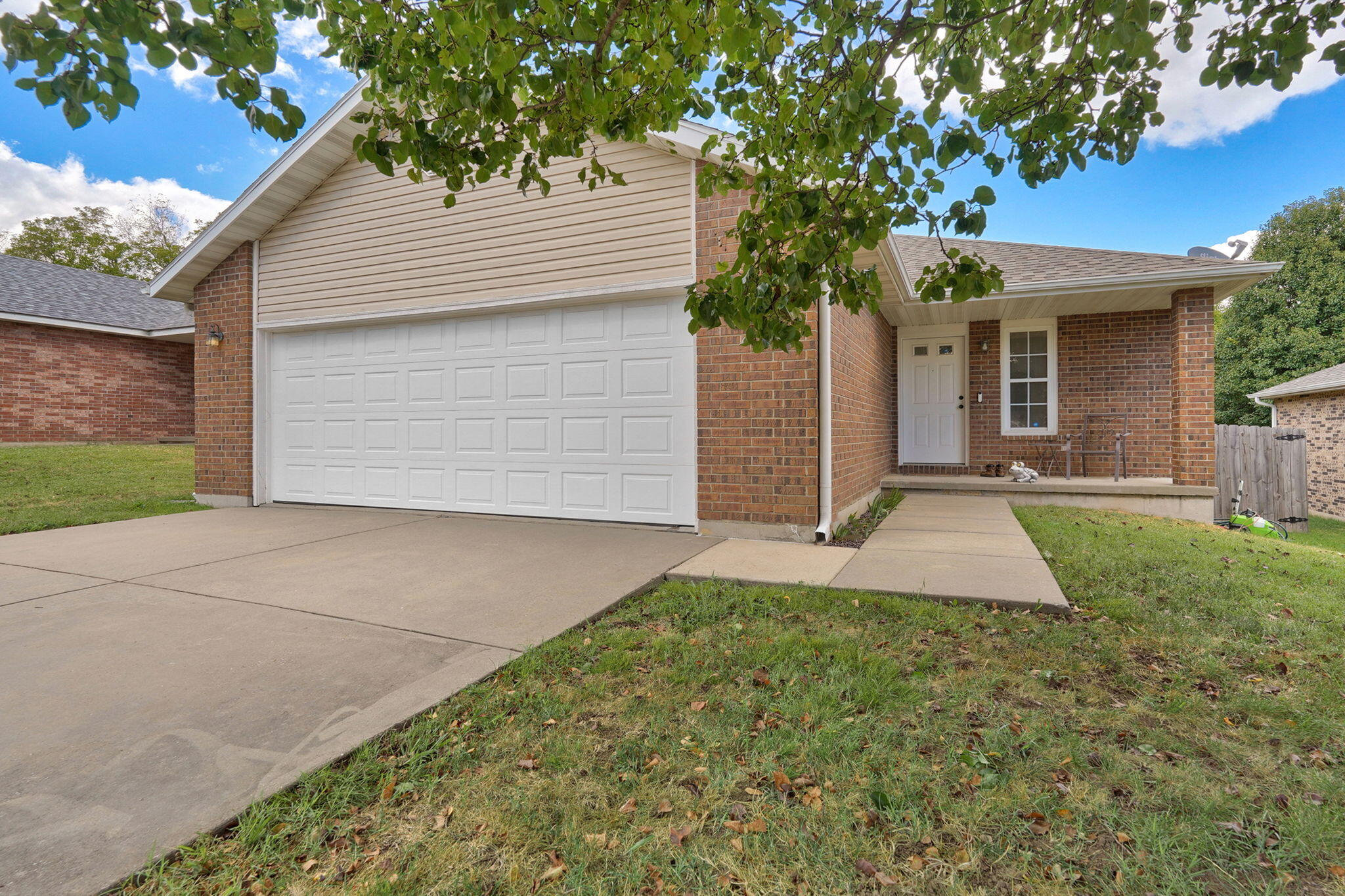 1257 East Mcclernon Street Property Photo 3