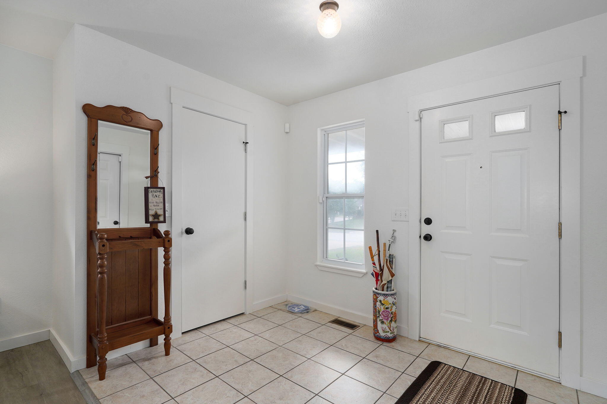 1257 East Mcclernon Street Property Photo 5